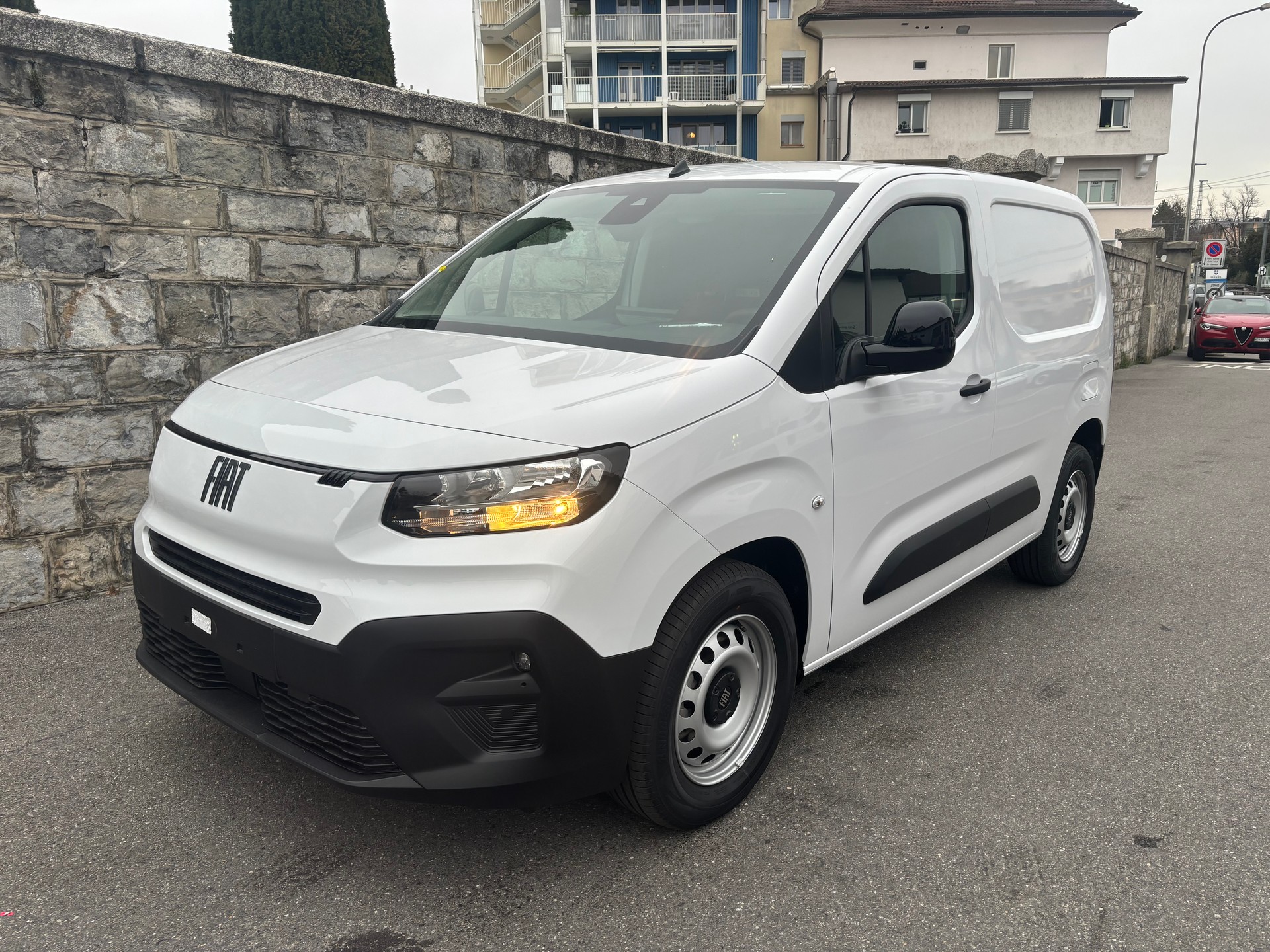 FIAT E-Doblo L1 50kWh 800kg Easy Pro-image-1