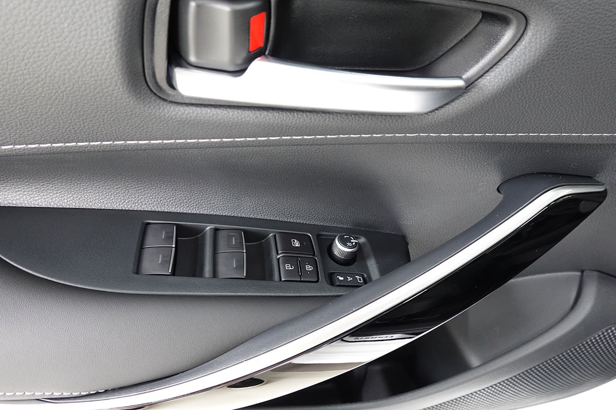 TOYOTA Corolla Touring Sports 2.0 HSD Premium e-CVT-image-10