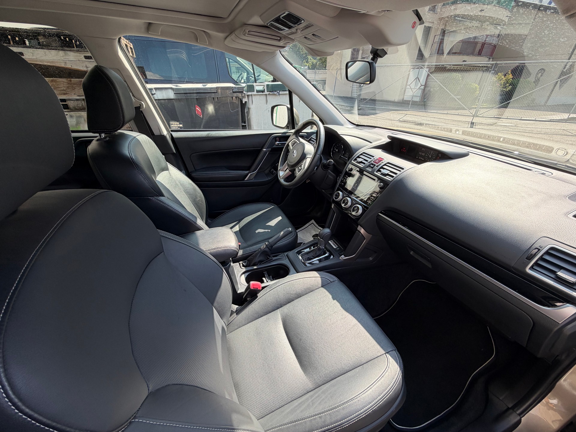 SUBARU Forester 2.0i Executive Lineartronic-image-10