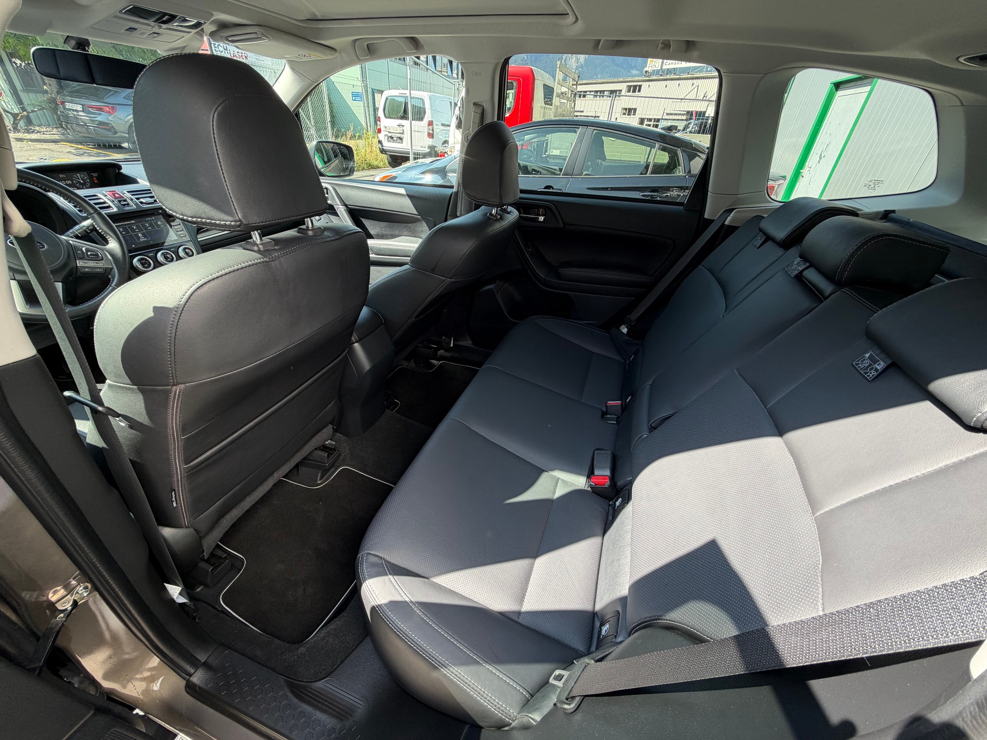 SUBARU Forester 2.0i Executive Lineartronic-image-8