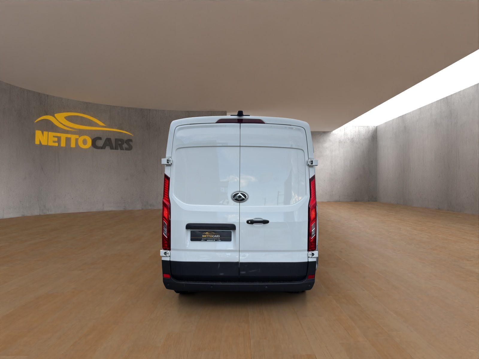 MAXUS Deliver 9 2.0D L3H2 FWD Base-showroom-element-3