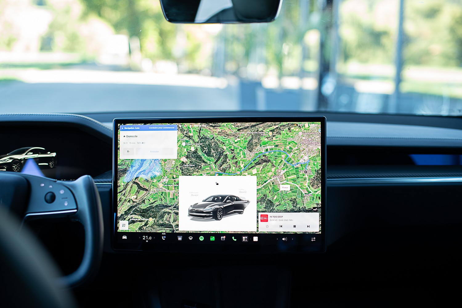 TESLA Model S 100 kWh Plaid-image-13