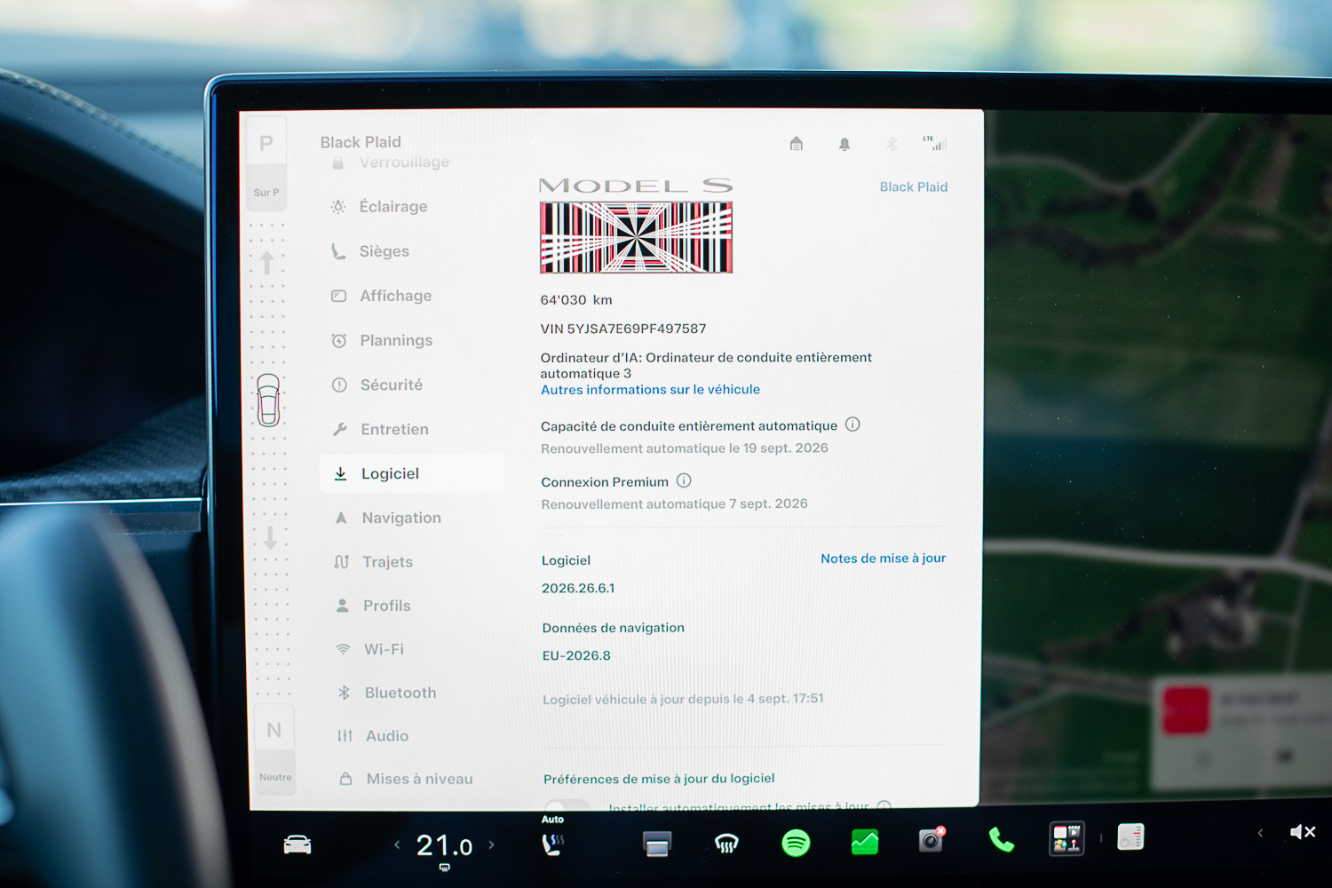 TESLA Model S 100 kWh Plaid-image-18