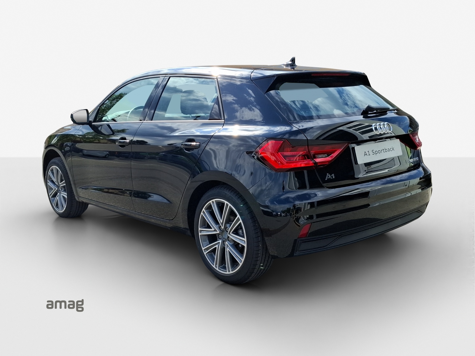 AUDI A1 Sportback 30 TFSI Attraction S-tronic-image-2