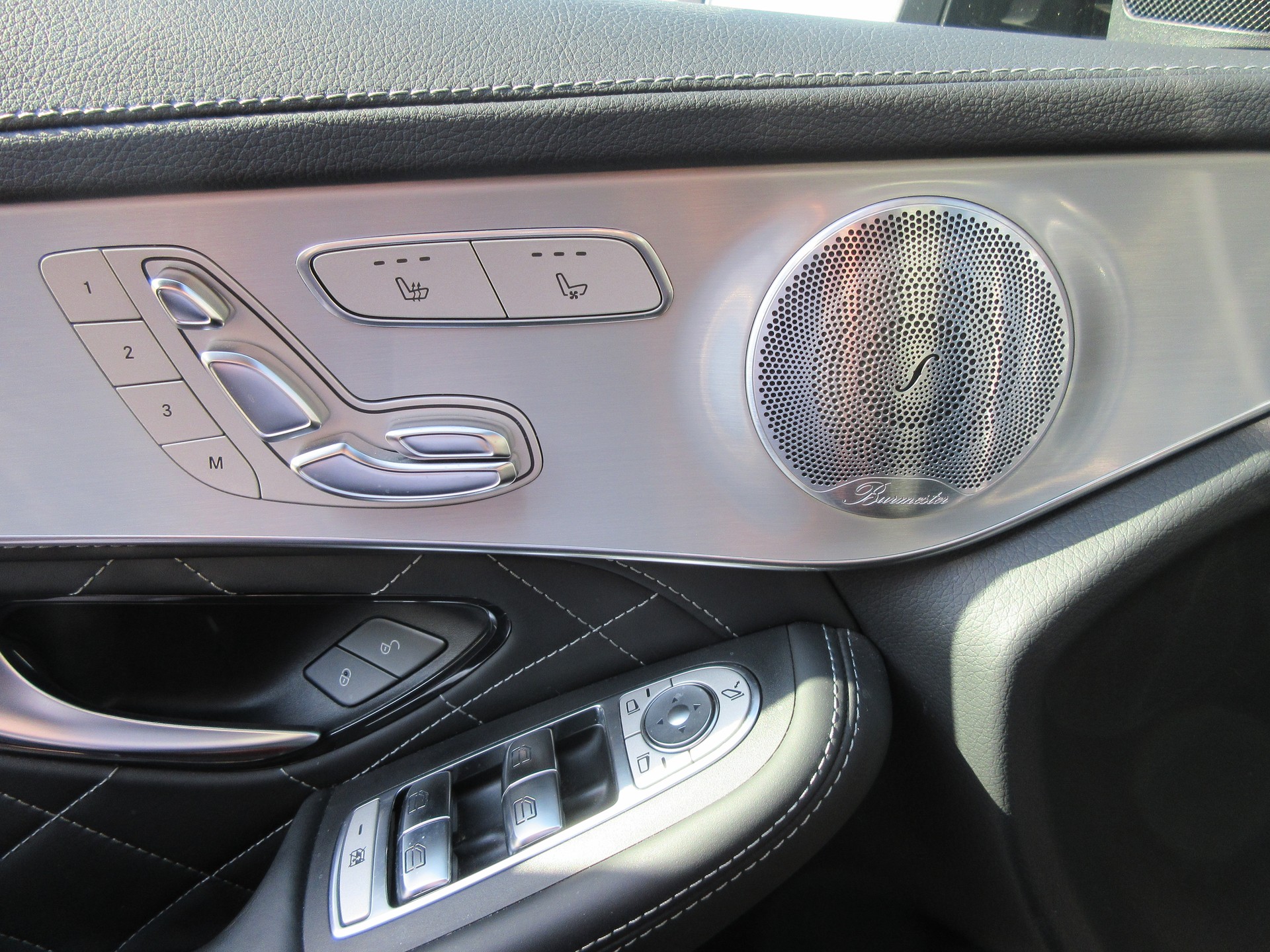 MERCEDES-BENZ GLC 63 AMG 4Matic+ 9G-Tronic-image-14