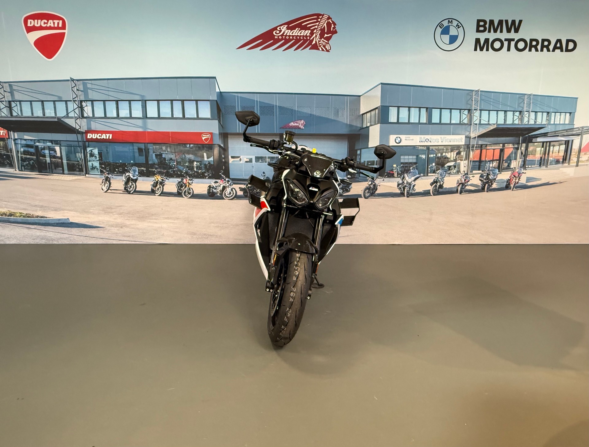 BMW M 1000 R Pack Compétition-showroom-element-1