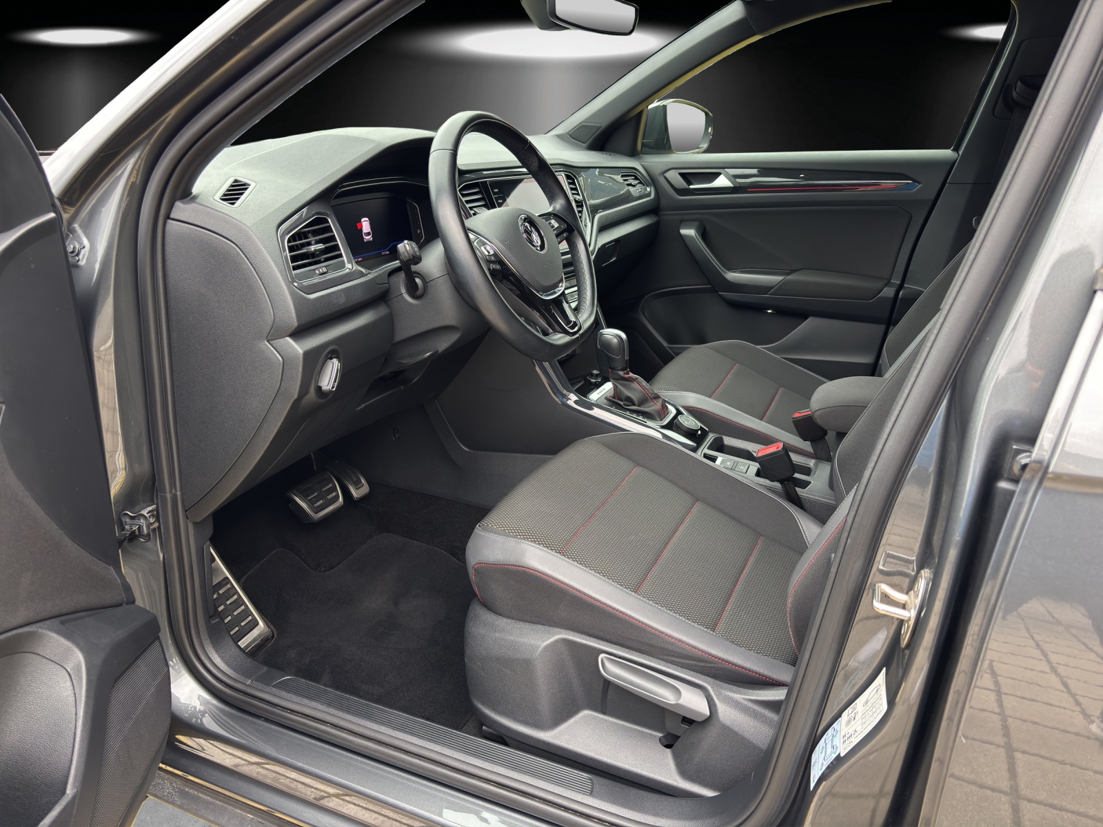 VW T-Roc 2.0 TSI Sport DSG 4Motion-image-9