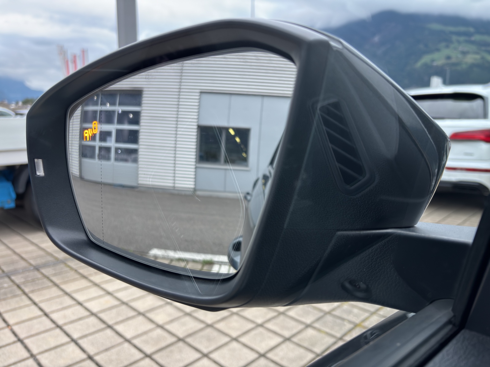 VW T-Roc 2.0 TSI Sport DSG 4Motion-image-14