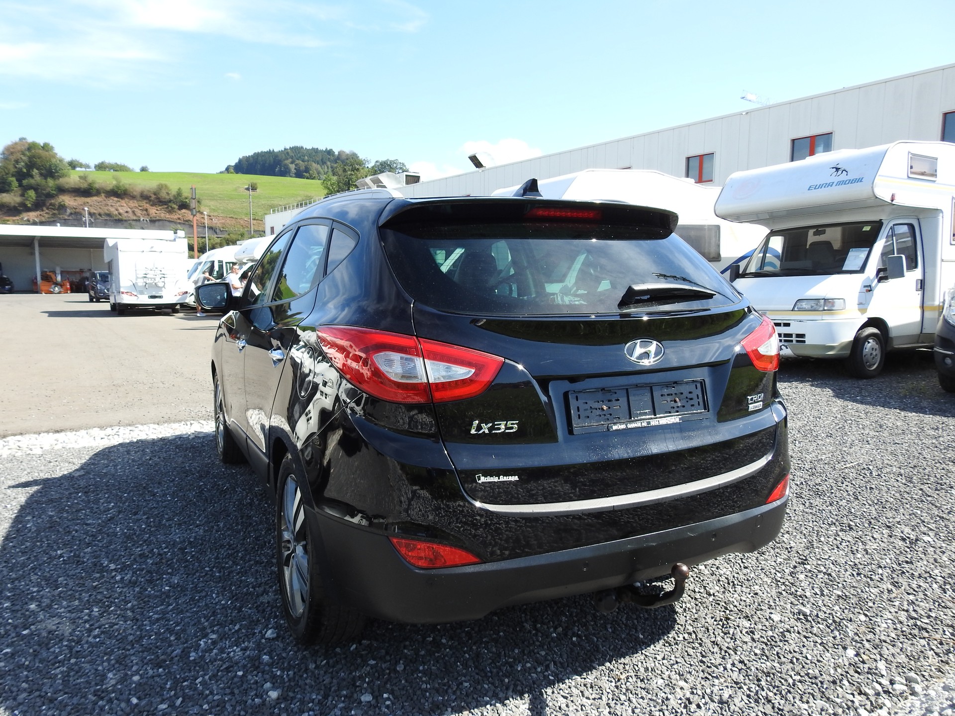 HYUNDAI iX 35 2.0 CRDi Premium 4WD Automatic-image-3