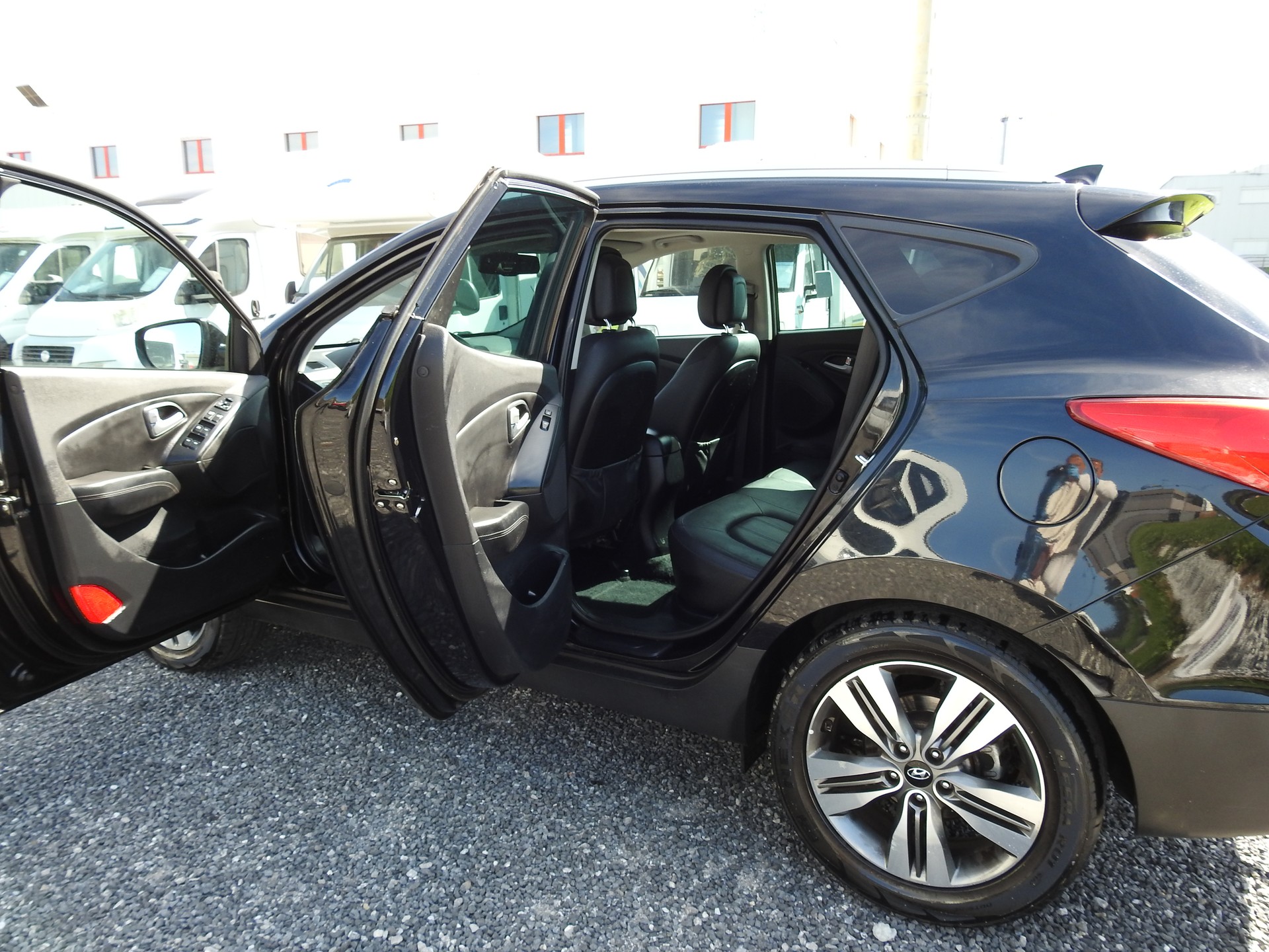HYUNDAI iX 35 2.0 CRDi Premium 4WD Automatic-image-14