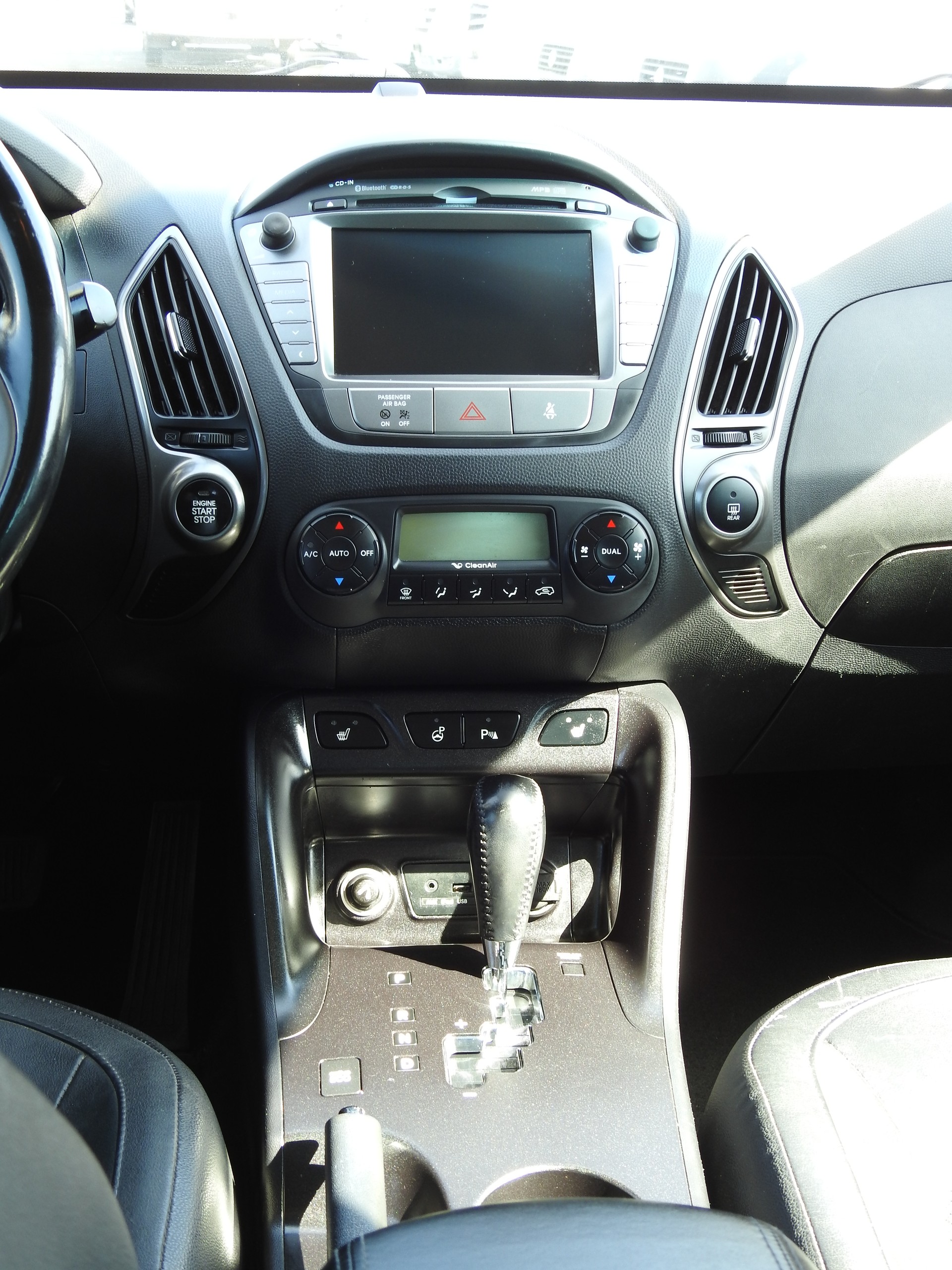 HYUNDAI iX 35 2.0 CRDi Premium 4WD Automatic-image-16