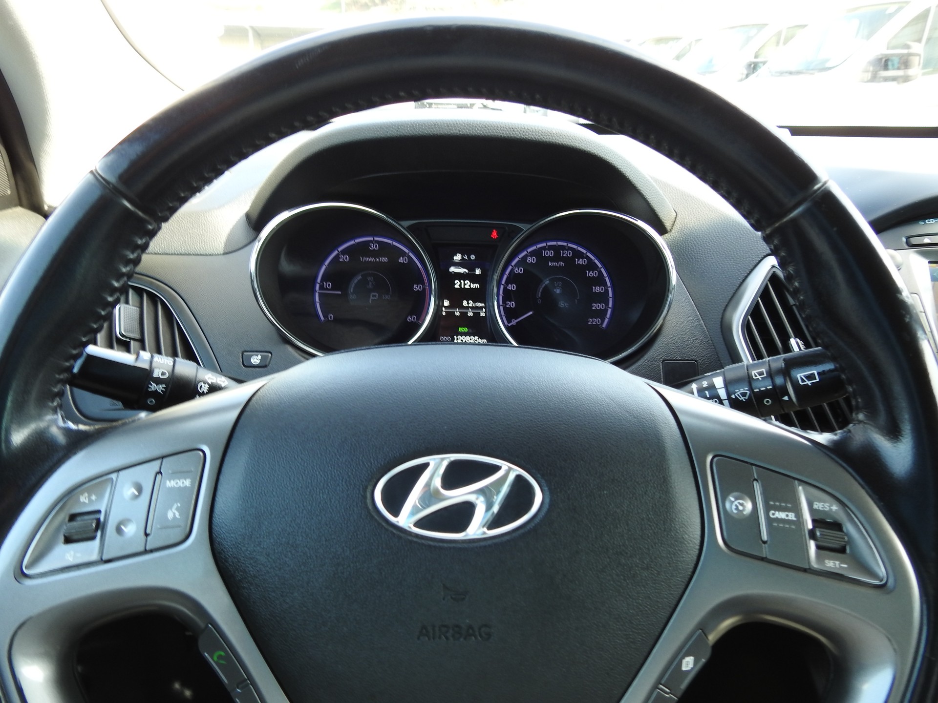 HYUNDAI iX 35 2.0 CRDi Premium 4WD Automatic-image-27