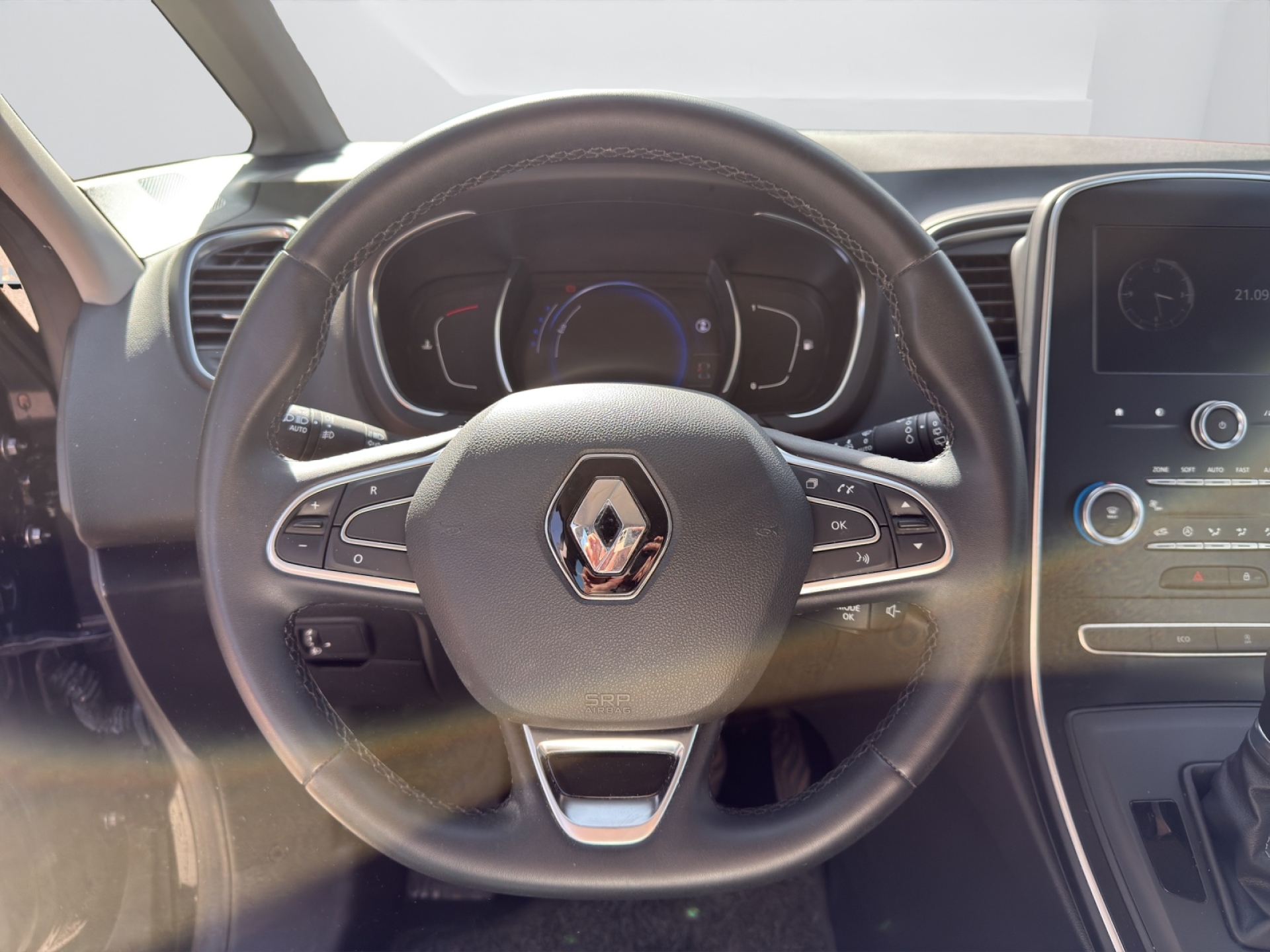 RENAULT Grand Scénic 1.3 TCe 140 Business Line EDC-image-7
