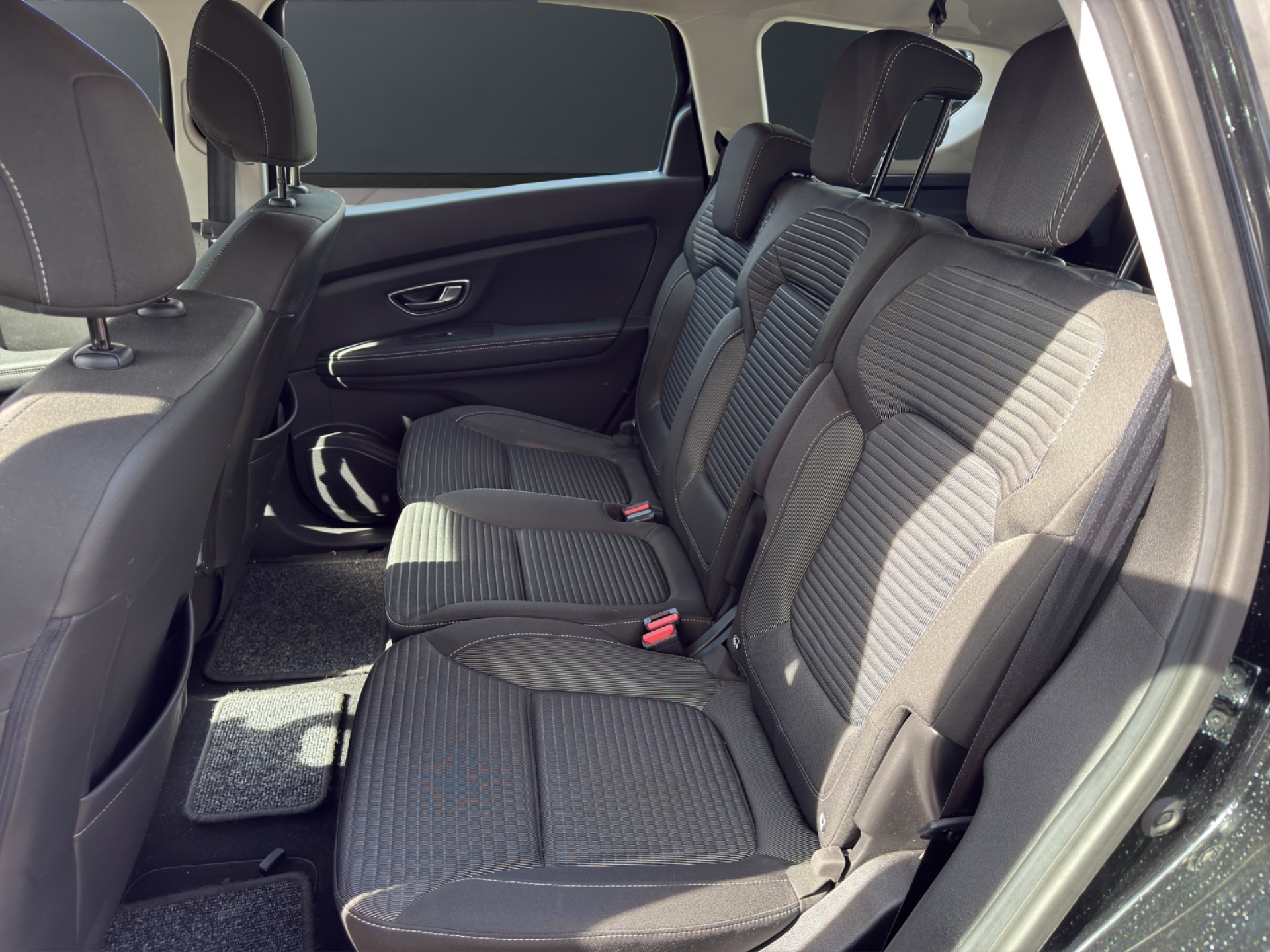 RENAULT Grand Scénic 1.3 TCe 140 Business Line EDC-image-9