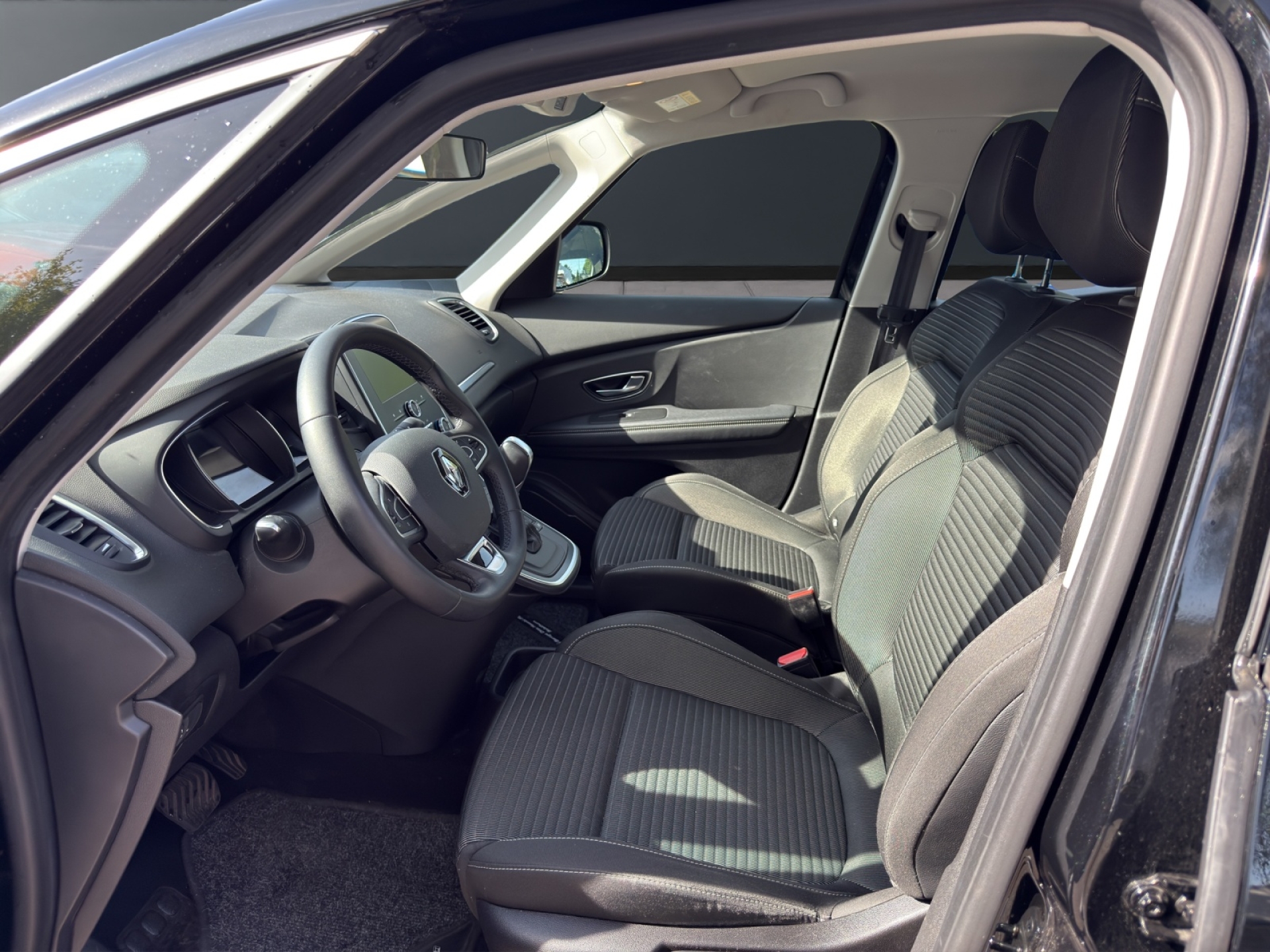 RENAULT Grand Scénic 1.3 TCe 140 Business Line EDC-image-6