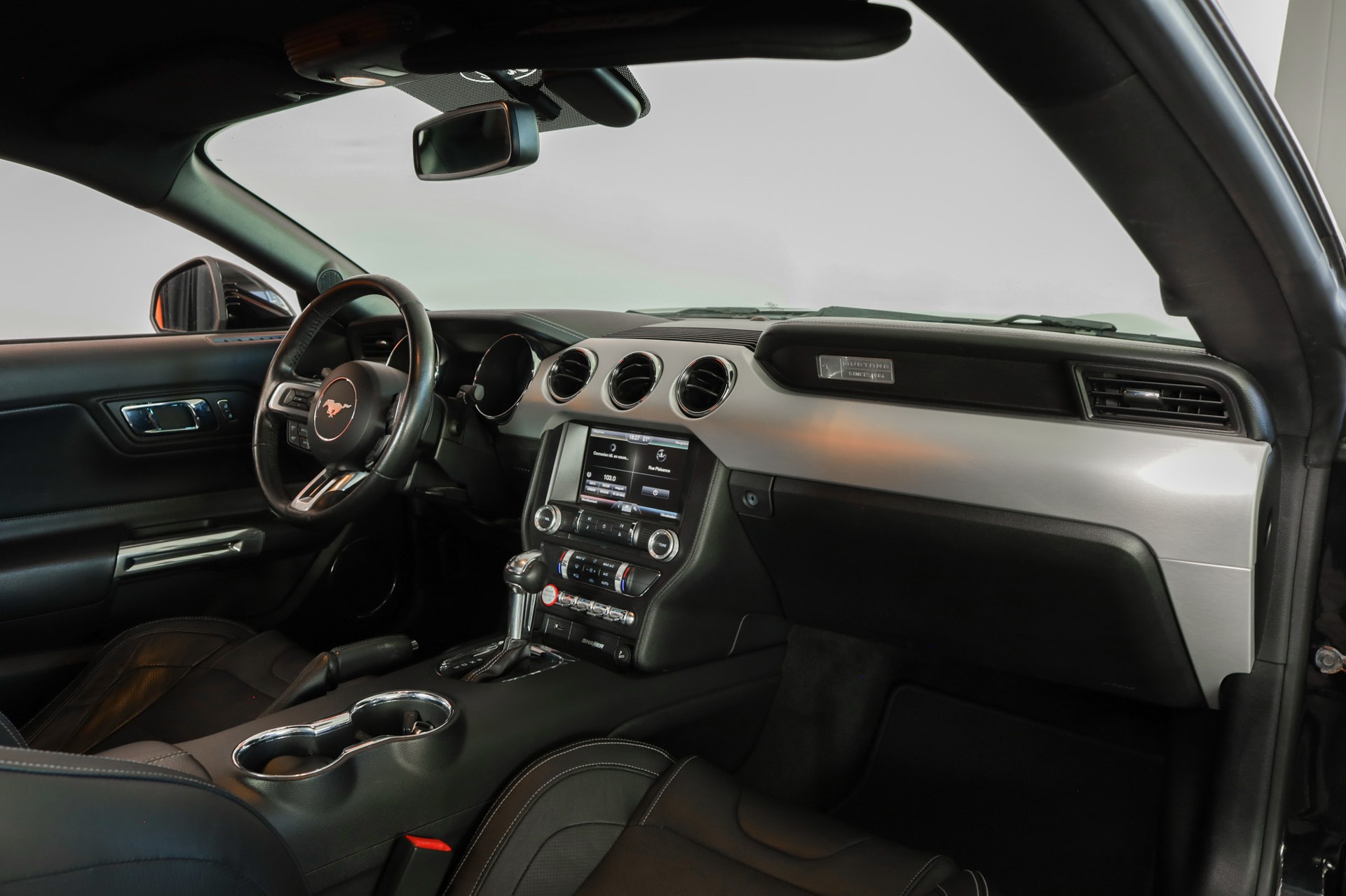 FORD Mustang Fastback 5.0 V8 GT Automat-image-13
