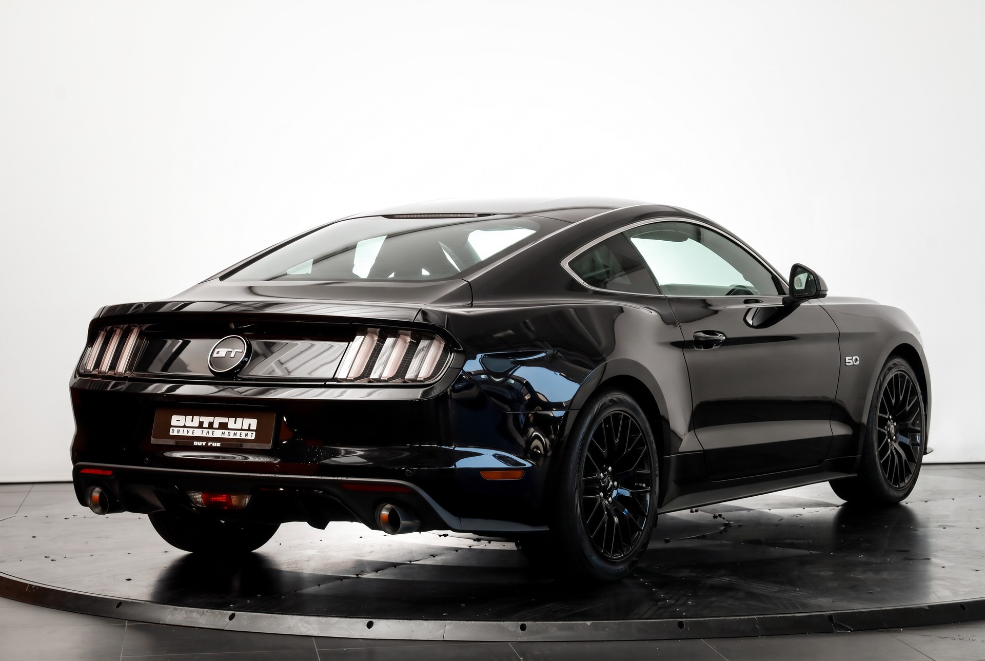 FORD Mustang Fastback 5.0 V8 GT Automat-image-3