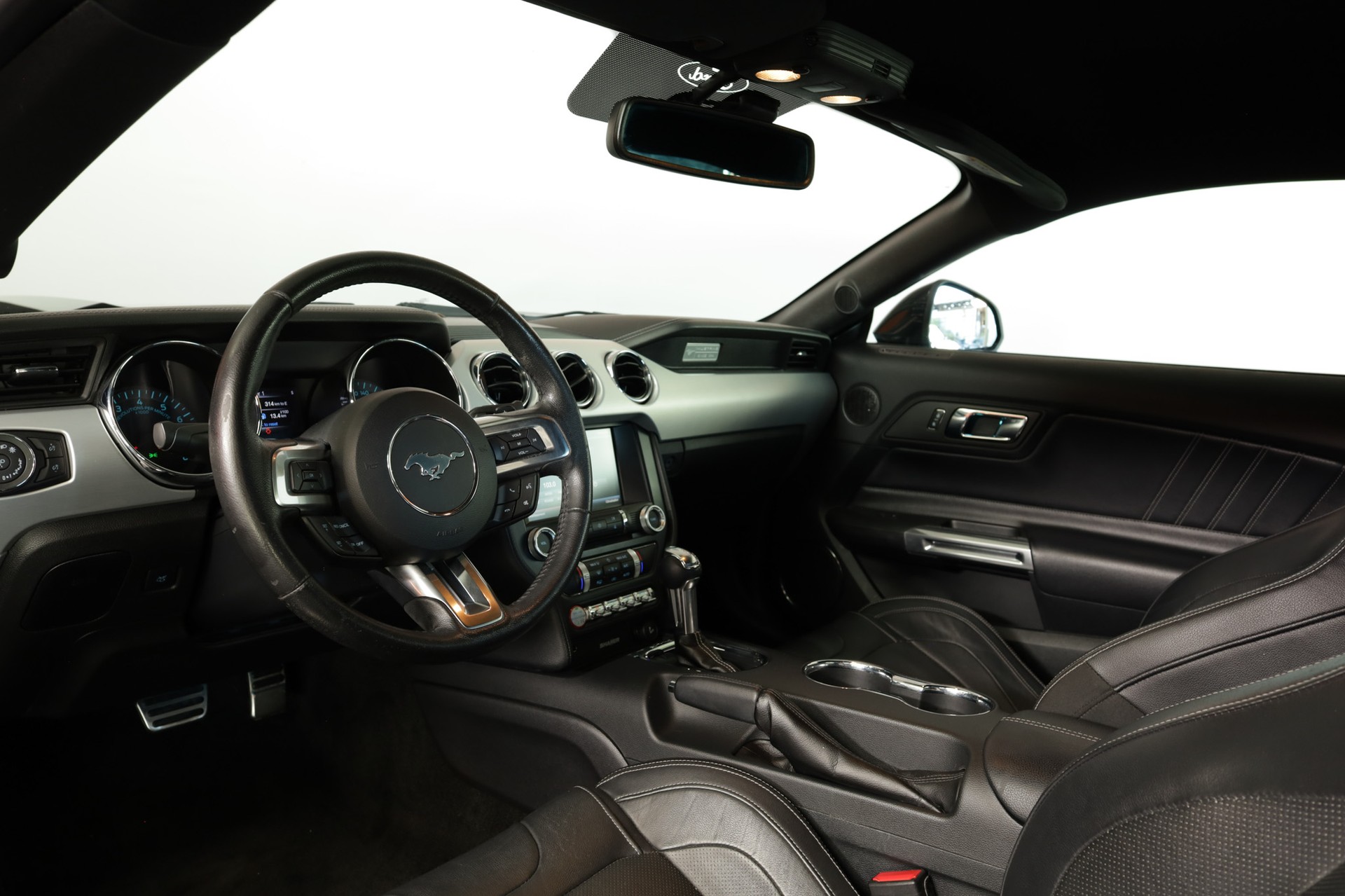 FORD Mustang Fastback 5.0 V8 GT Automat-image-9