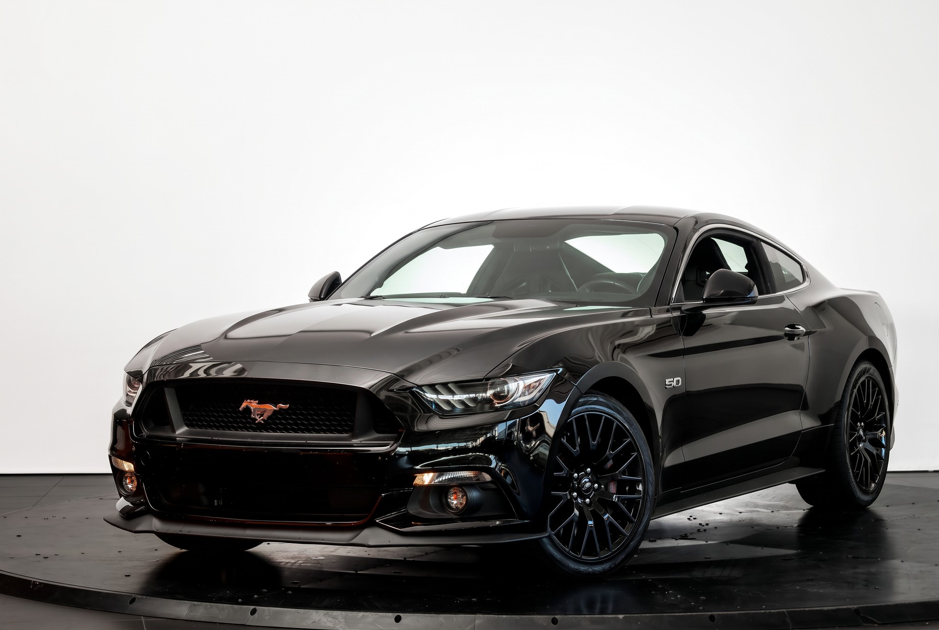 FORD Mustang Fastback 5.0 V8 GT Automat-image-5