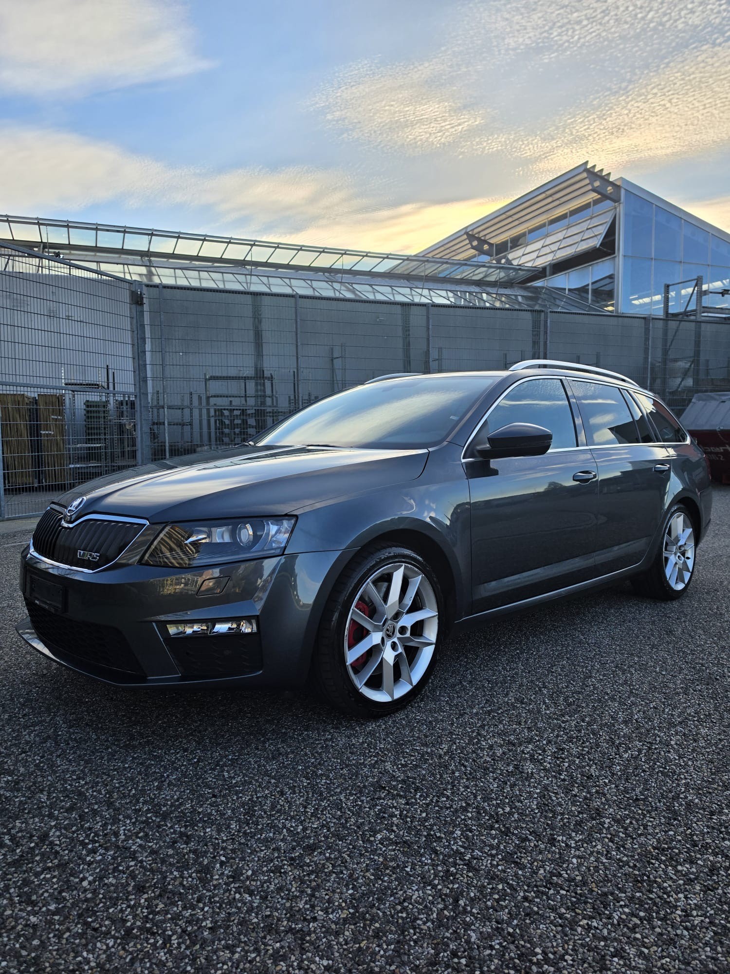SKODA 2.0 TSI RS DSG-image-1
