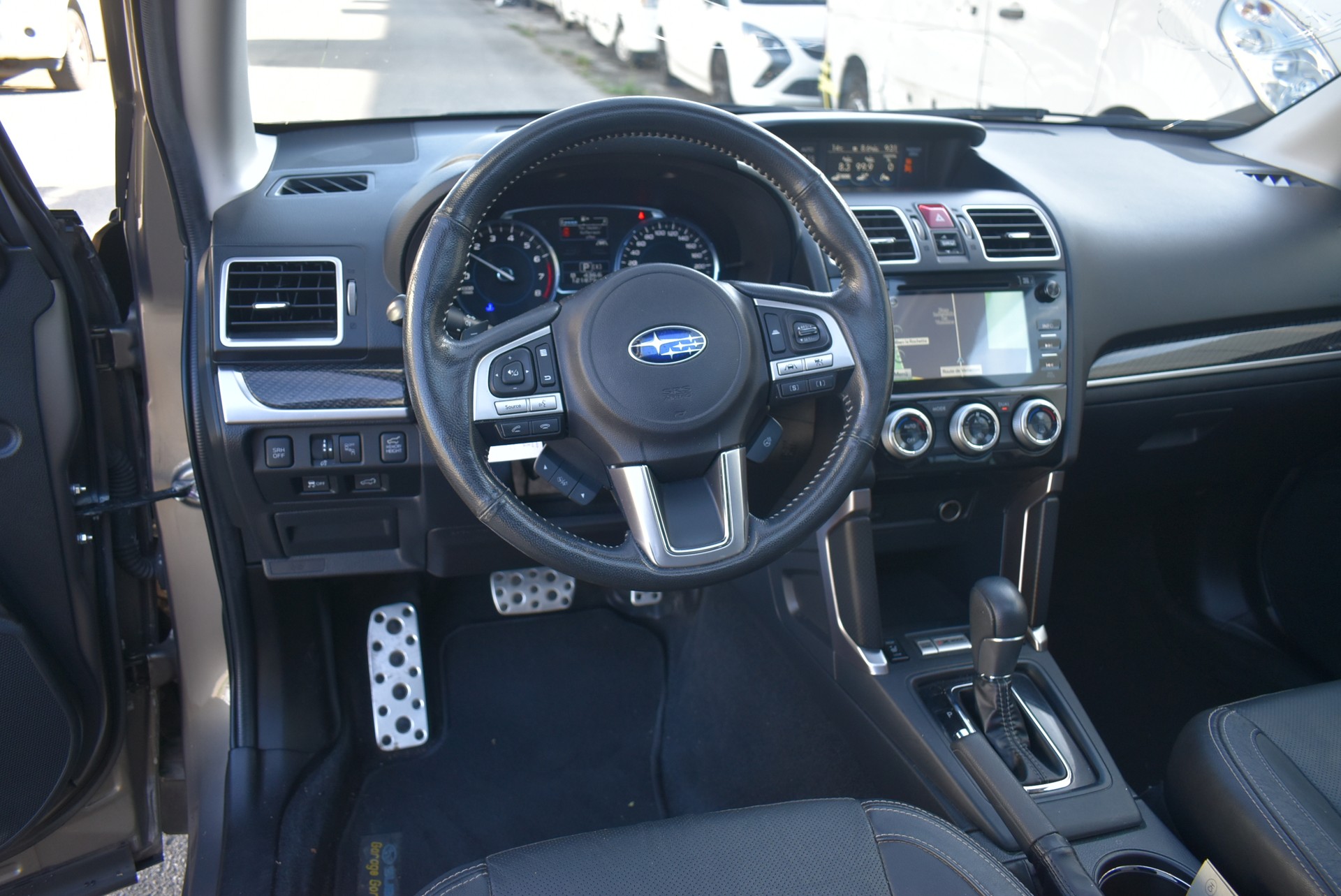 SUBARU Forester 2.0i Executive Lineartronic-image-10