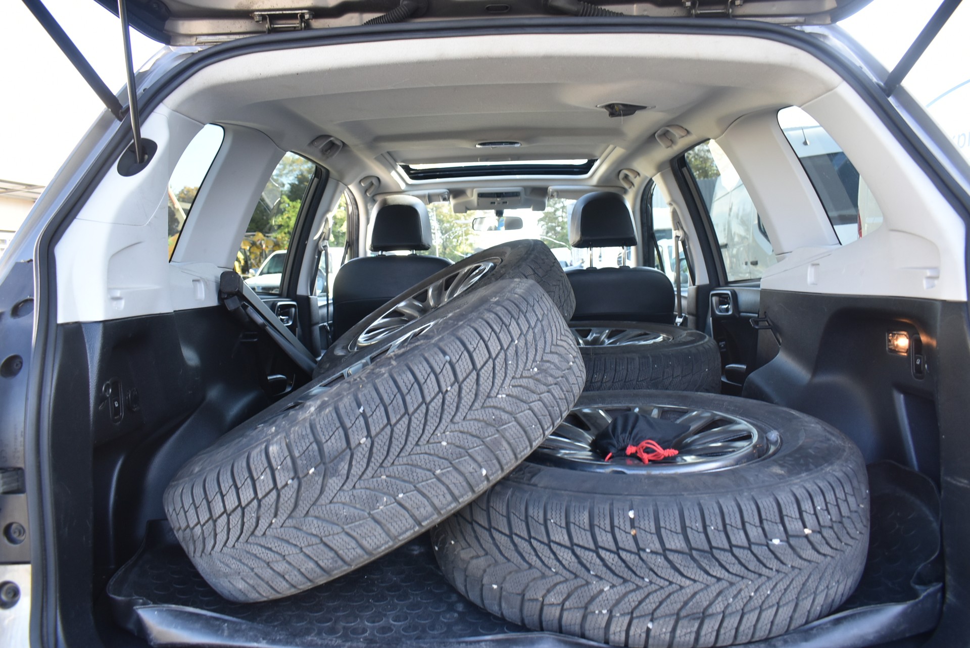 SUBARU Forester 2.0i Executive Lineartronic-image-4