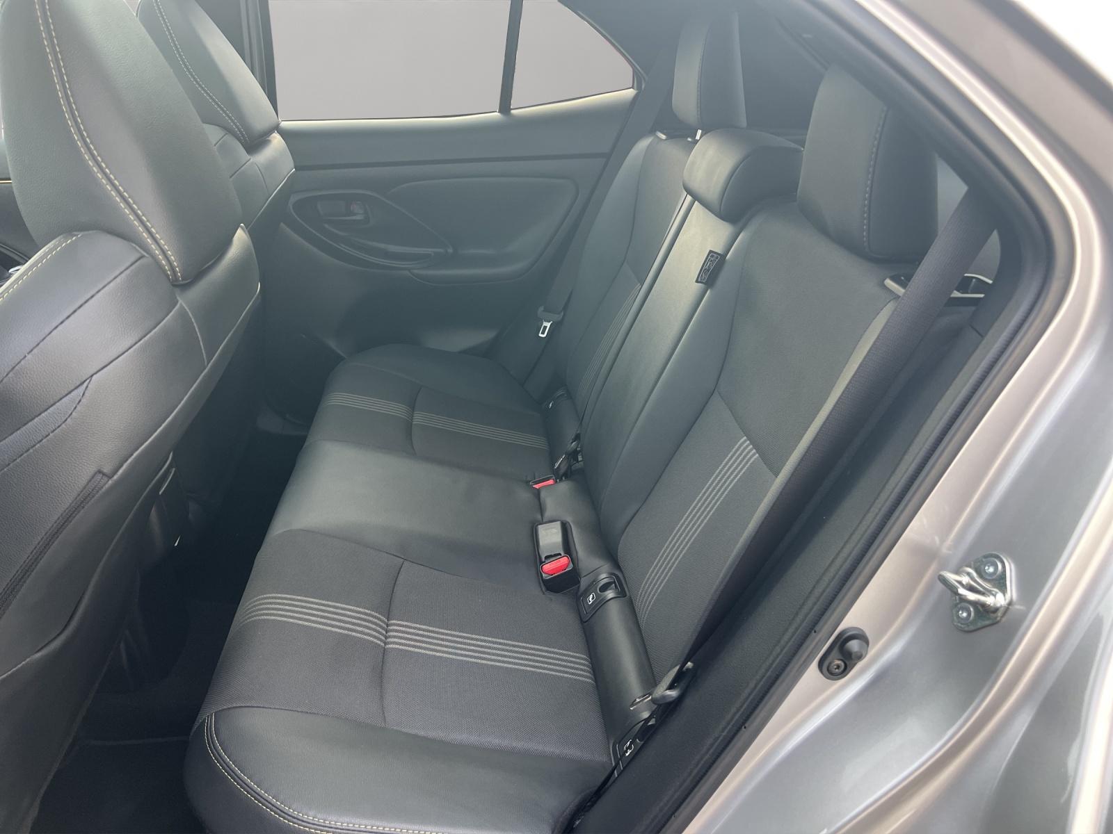 TOYOTA Yaris Cross 1.5 VVT-i HSD Adventure AWD-i / Panorama-Glasdach / Navigation / Head-Up Display / Heckklappe elektrisch / 4x4-image-14