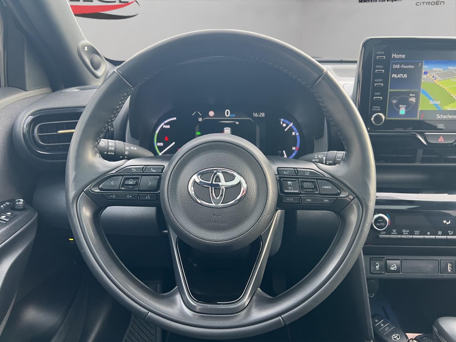TOYOTA Yaris Cross 1.5 VVT-i HSD Adventure AWD-i / Panorama-Glasdach / Navigation / Head-Up Display / Heckklappe elektrisch / 4x4-image-12