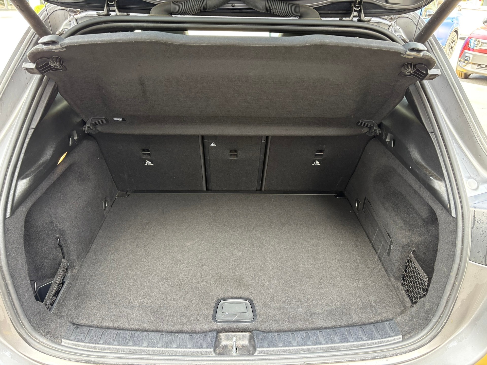 MERCEDES-BENZ GLA 250 AMG Line 4Matic-image-14