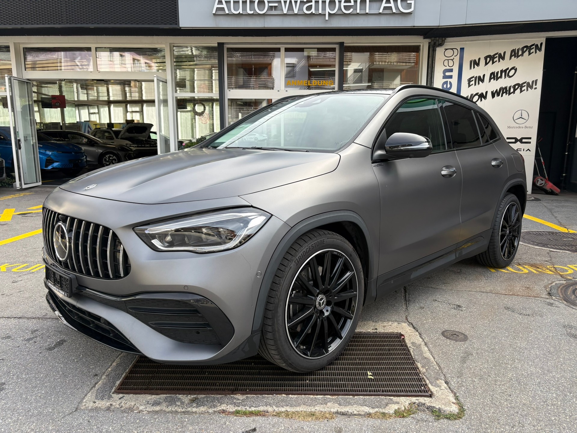 MERCEDES-BENZ GLA 250 AMG Line 4Matic-image-0