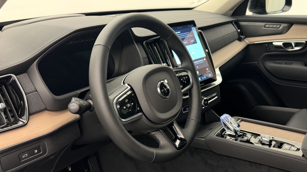 VOLVO XC90 T8 AWD PluginHybrid Ultra Dark Geartronic-image-7