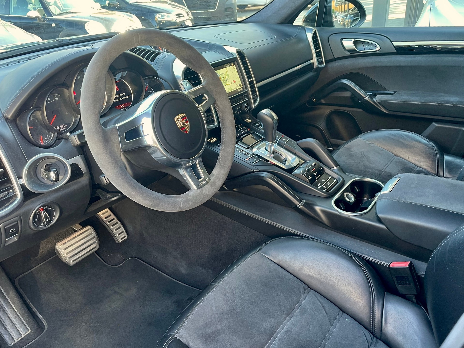 PORSCHE Cayenne GTS-image-2