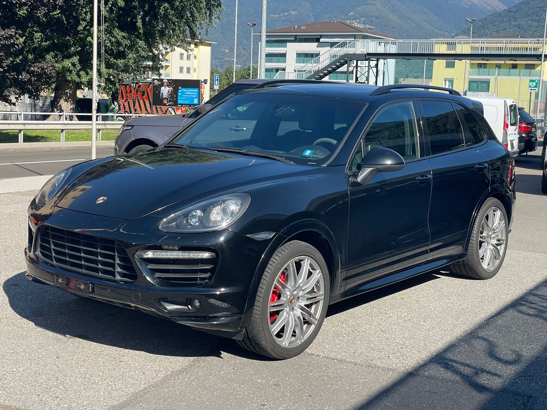 PORSCHE Cayenne GTS-image-1