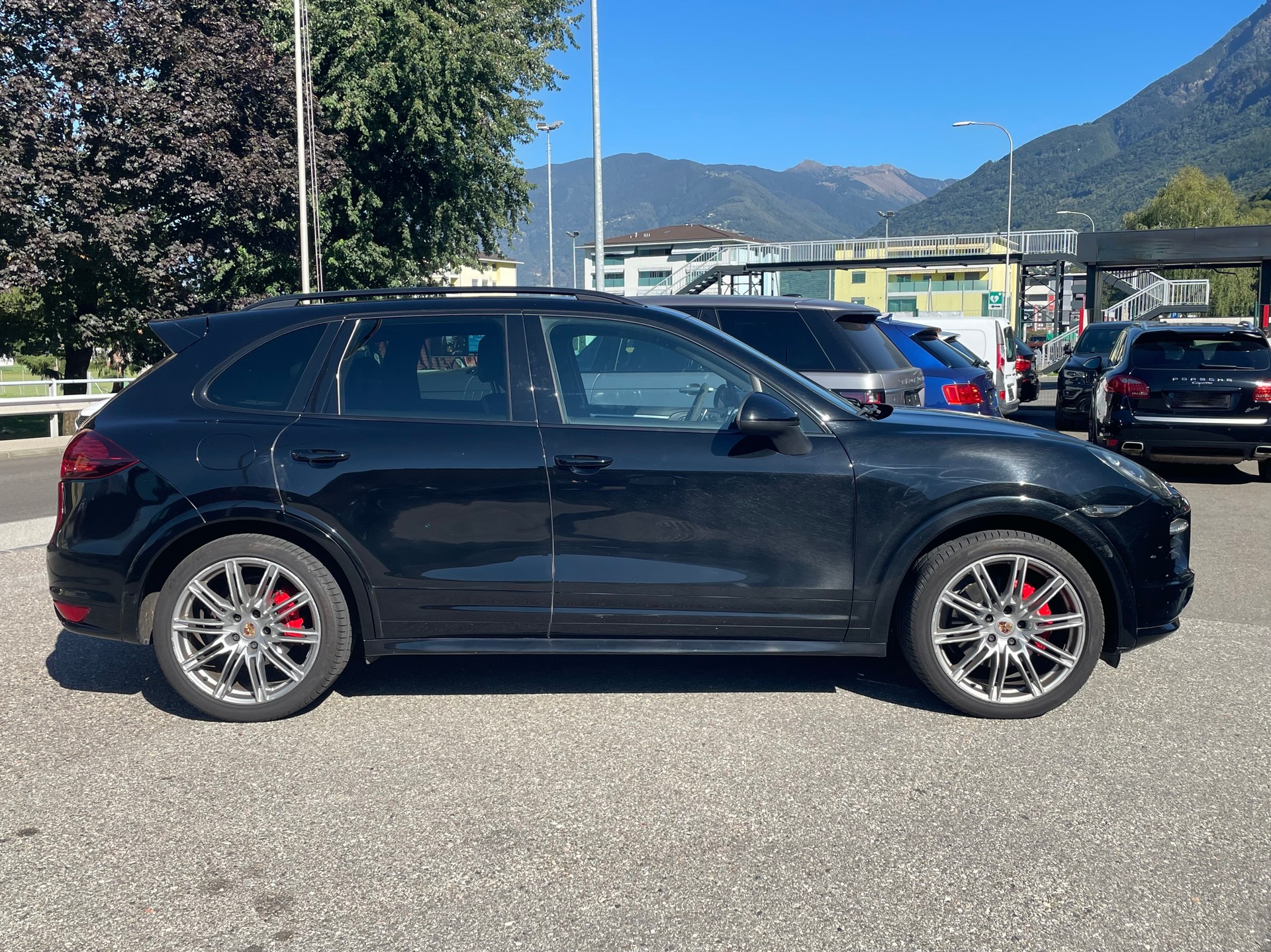 PORSCHE Cayenne GTS-image-10
