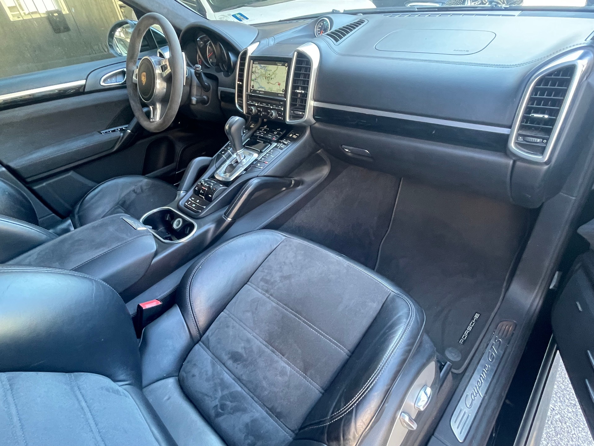 PORSCHE Cayenne GTS-image-12