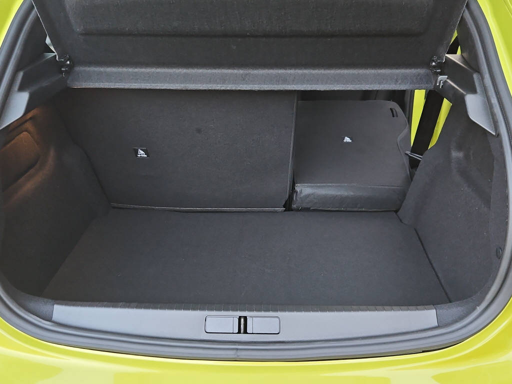 PEUGEOT 208 Hybrid 110 e-DCS6 GT-image-10