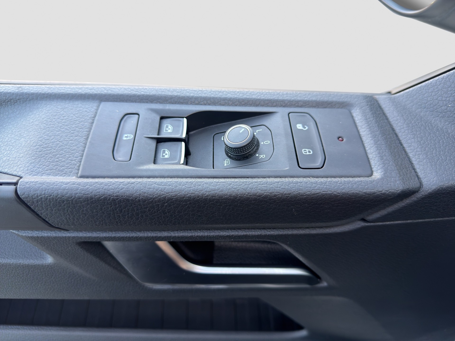 VW T6.1 Multivan 2.0 TDI 150 Trendline DSG-image-13