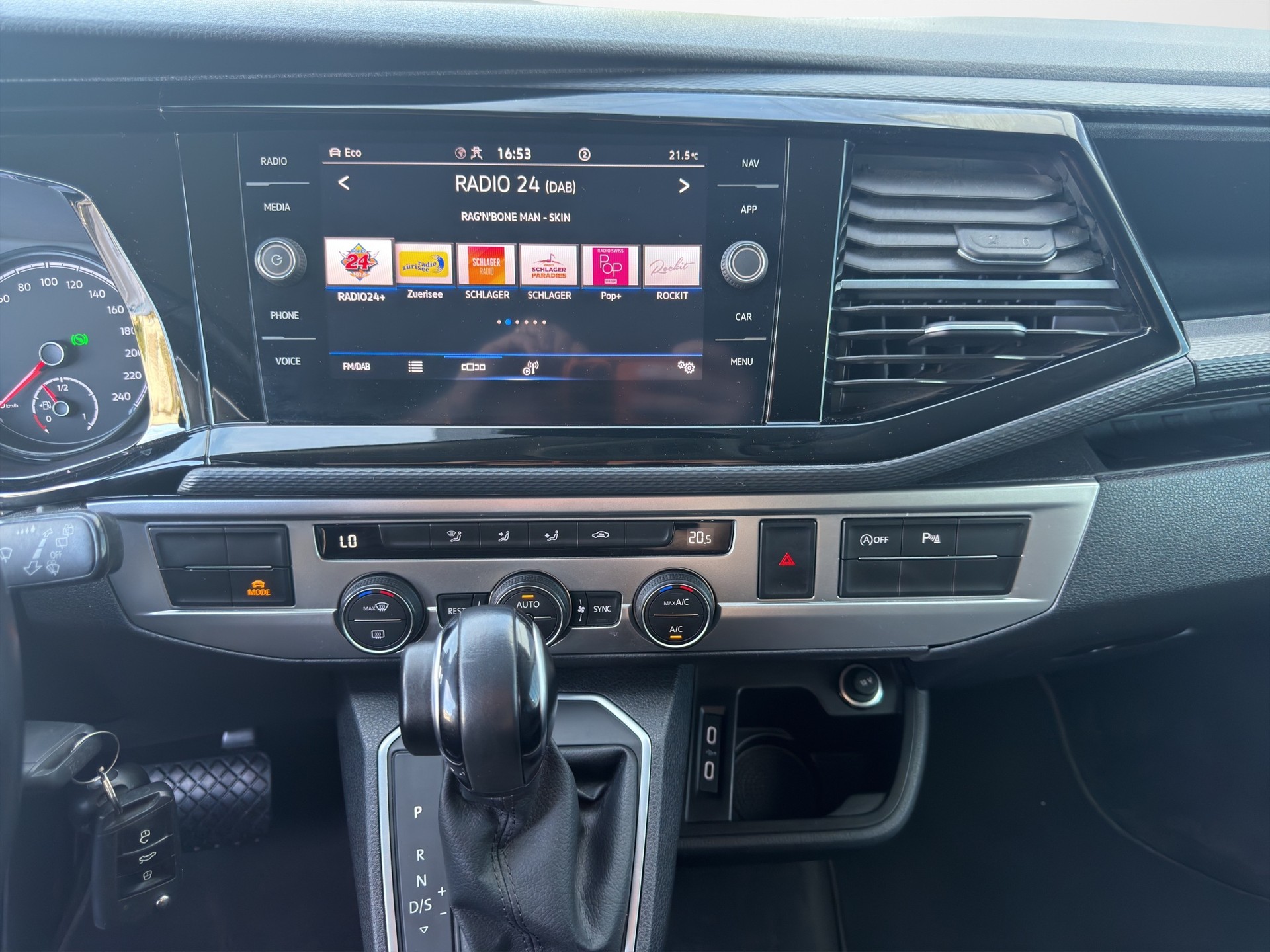 VW T6.1 Multivan 2.0 TDI 150 Trendline DSG-image-9