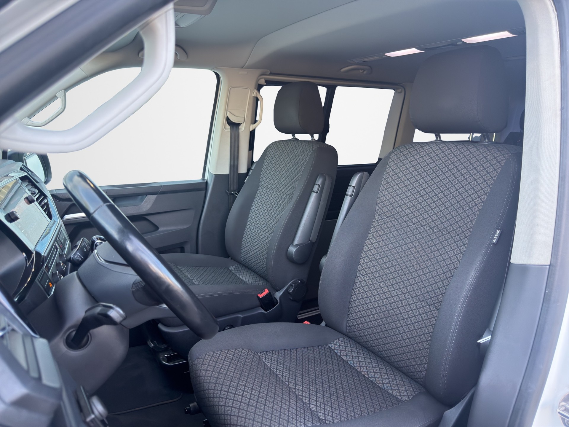 VW T6.1 Multivan 2.0 TDI 150 Trendline DSG-image-5