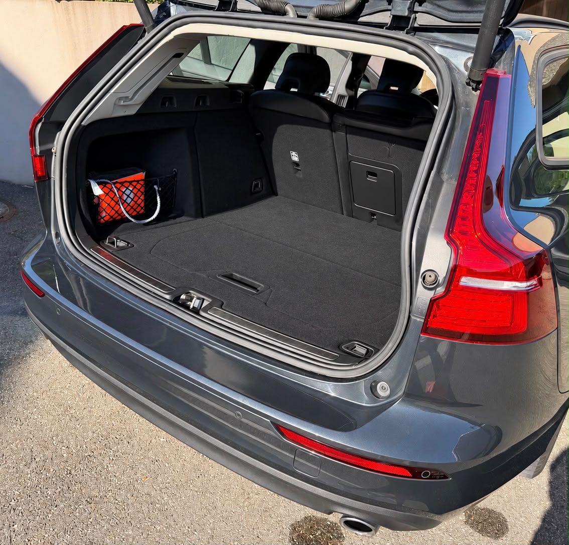 VOLVO 2.0 D4 Momentum-image-2