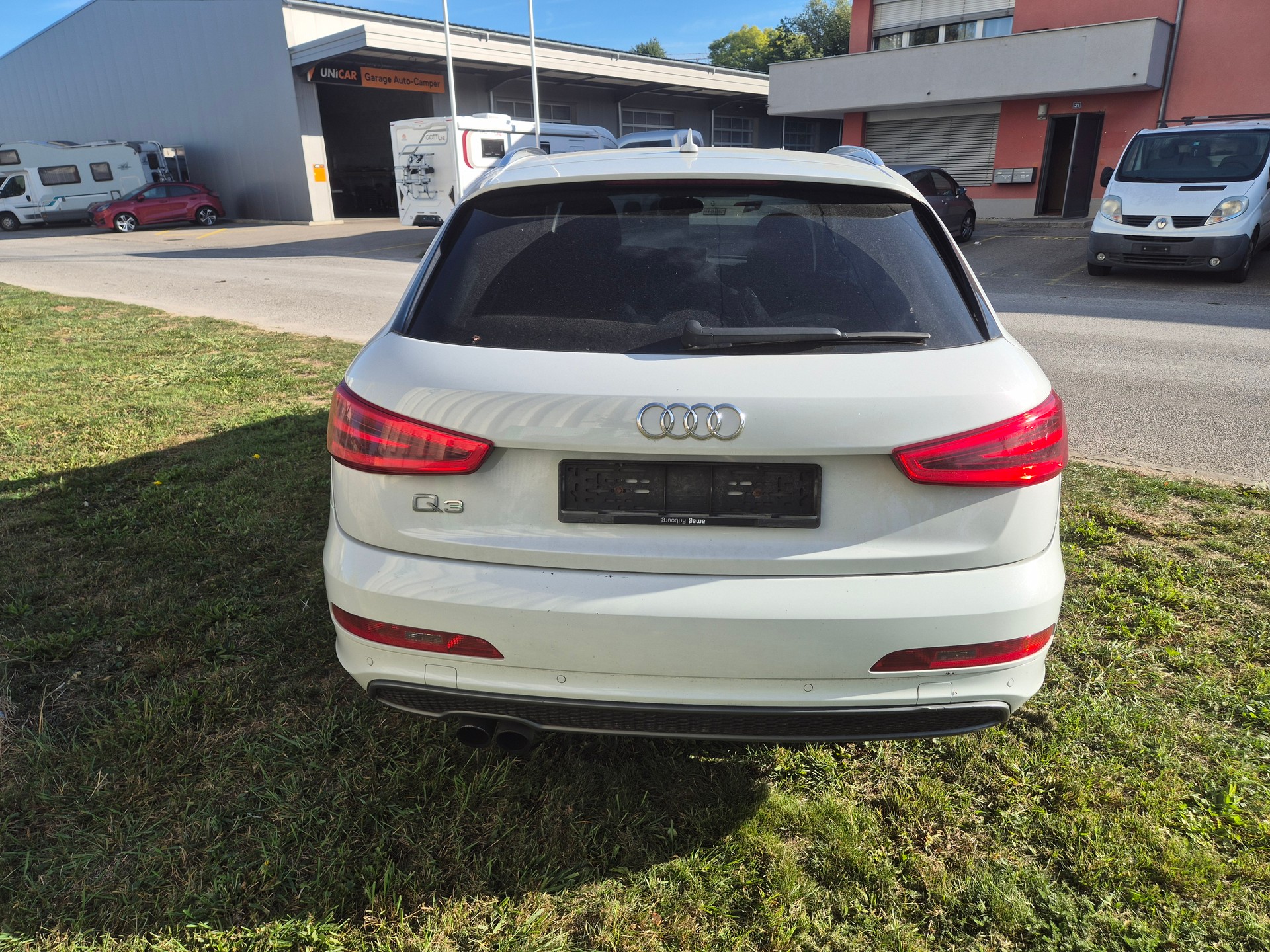 AUDI Q3 2.0 TFSI quattro S-tronic-image-8