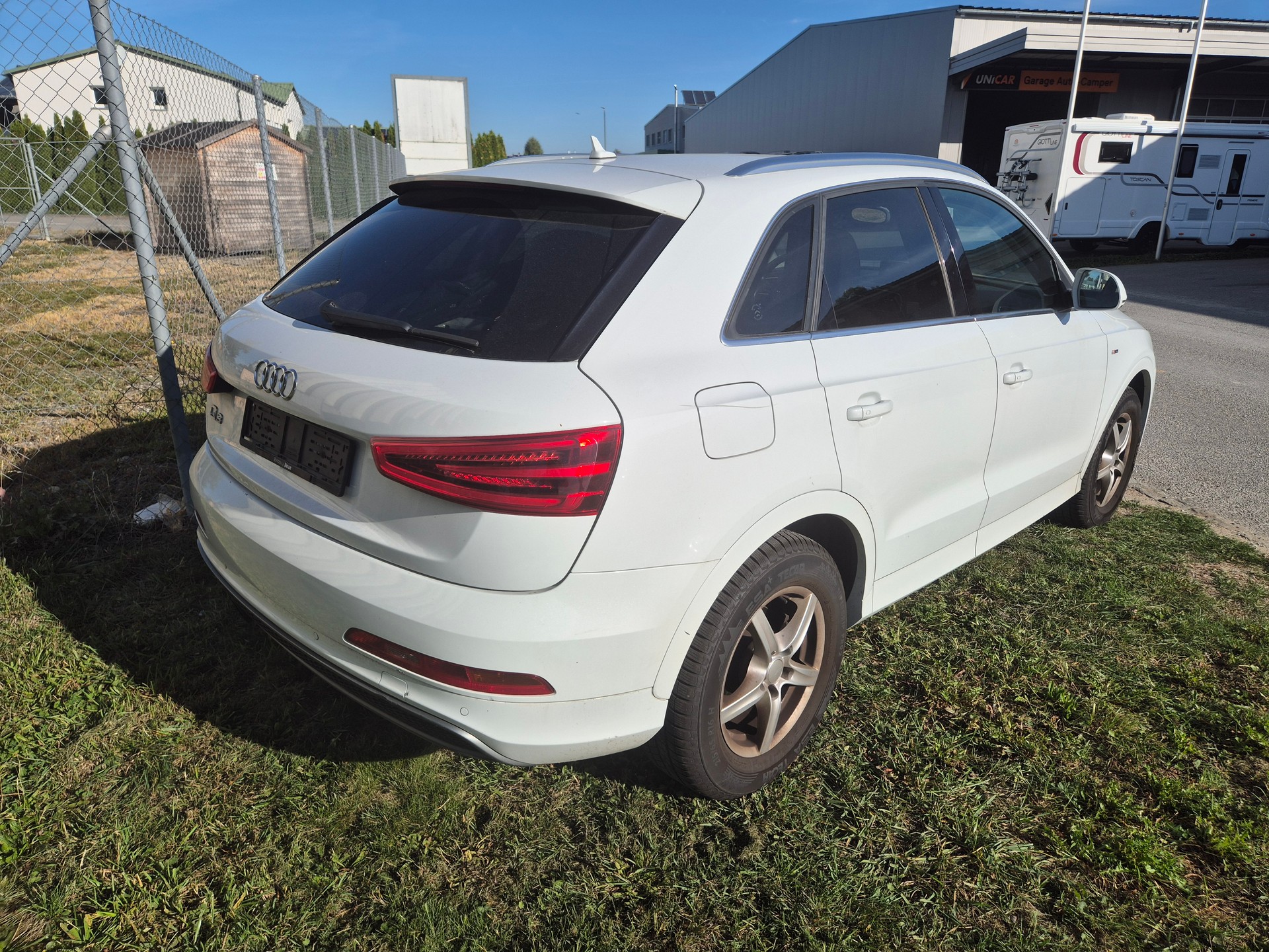 AUDI Q3 2.0 TFSI quattro S-tronic-image-5