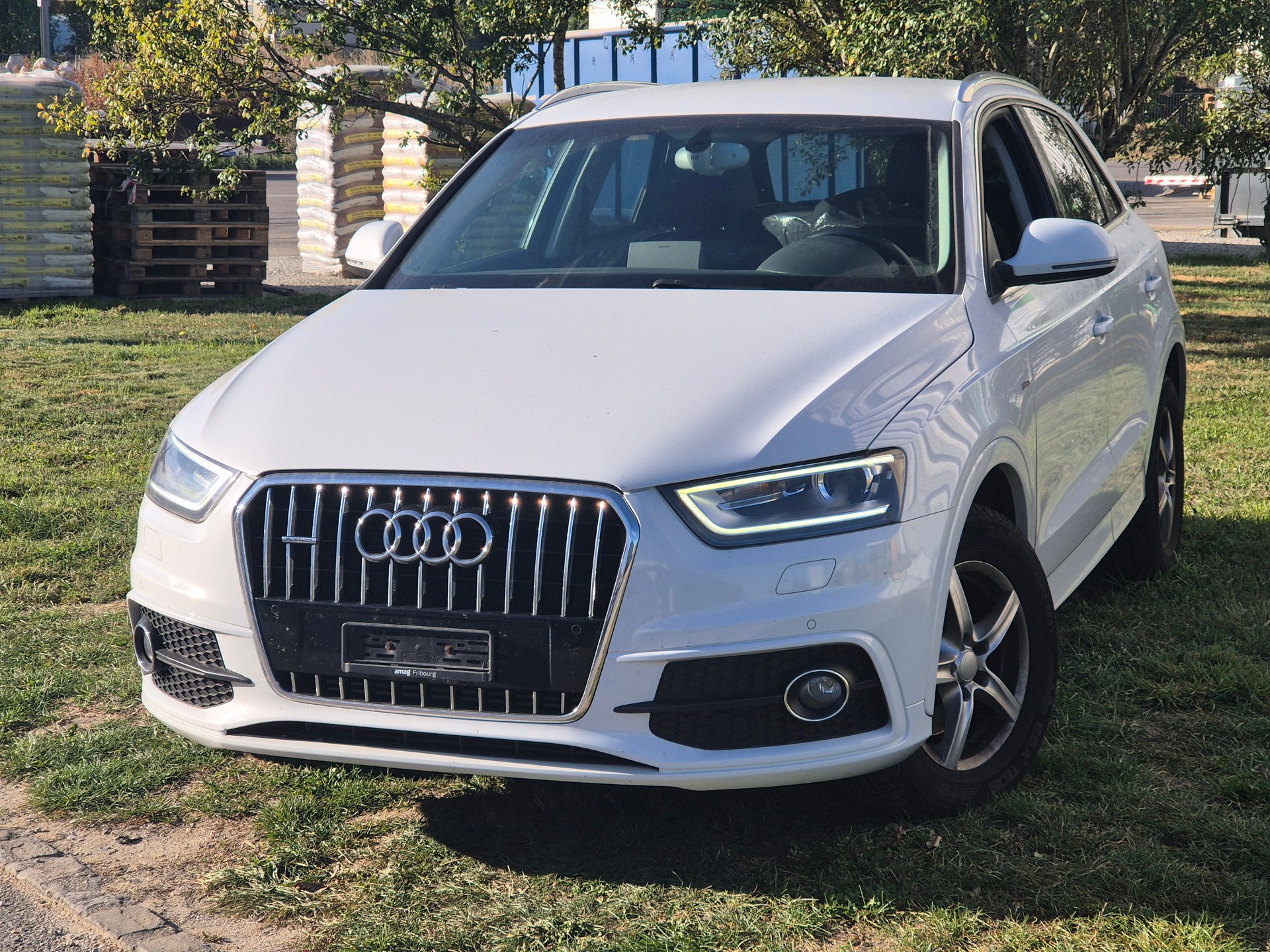 AUDI Q3 2.0 TFSI quattro S-tronic-image-0