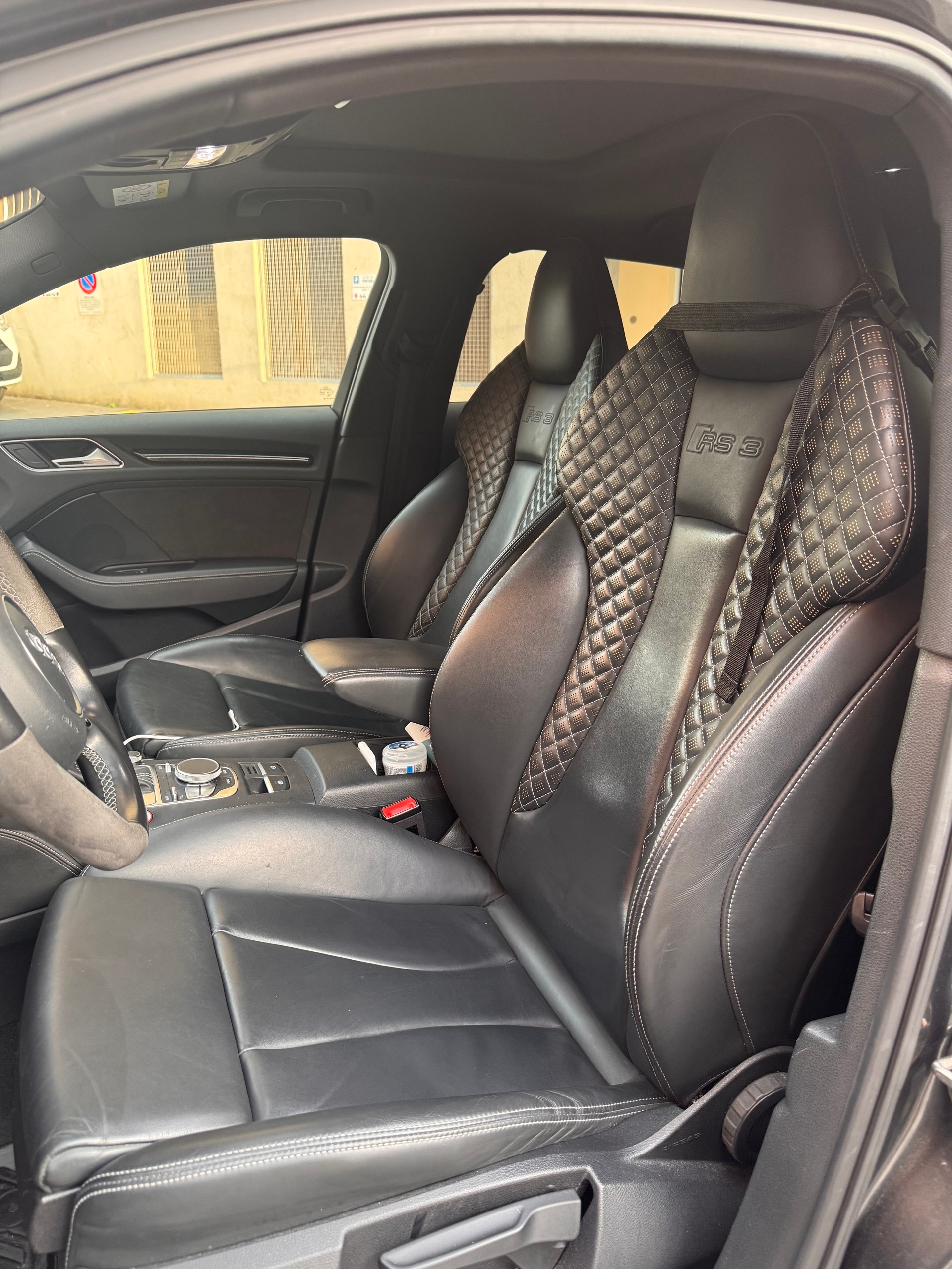AUDI 2.5 T FSI quattro S-Tronic-image-3