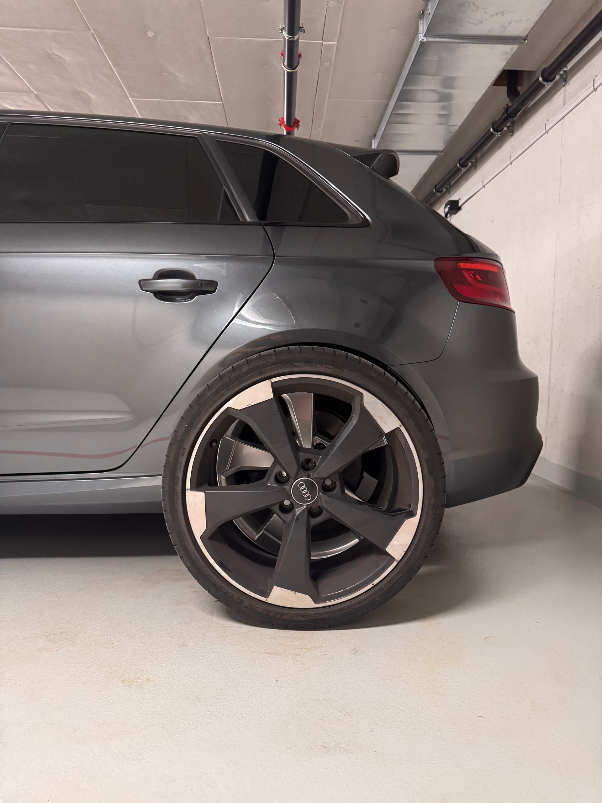 AUDI 2.5 T FSI quattro S-Tronic-image-4