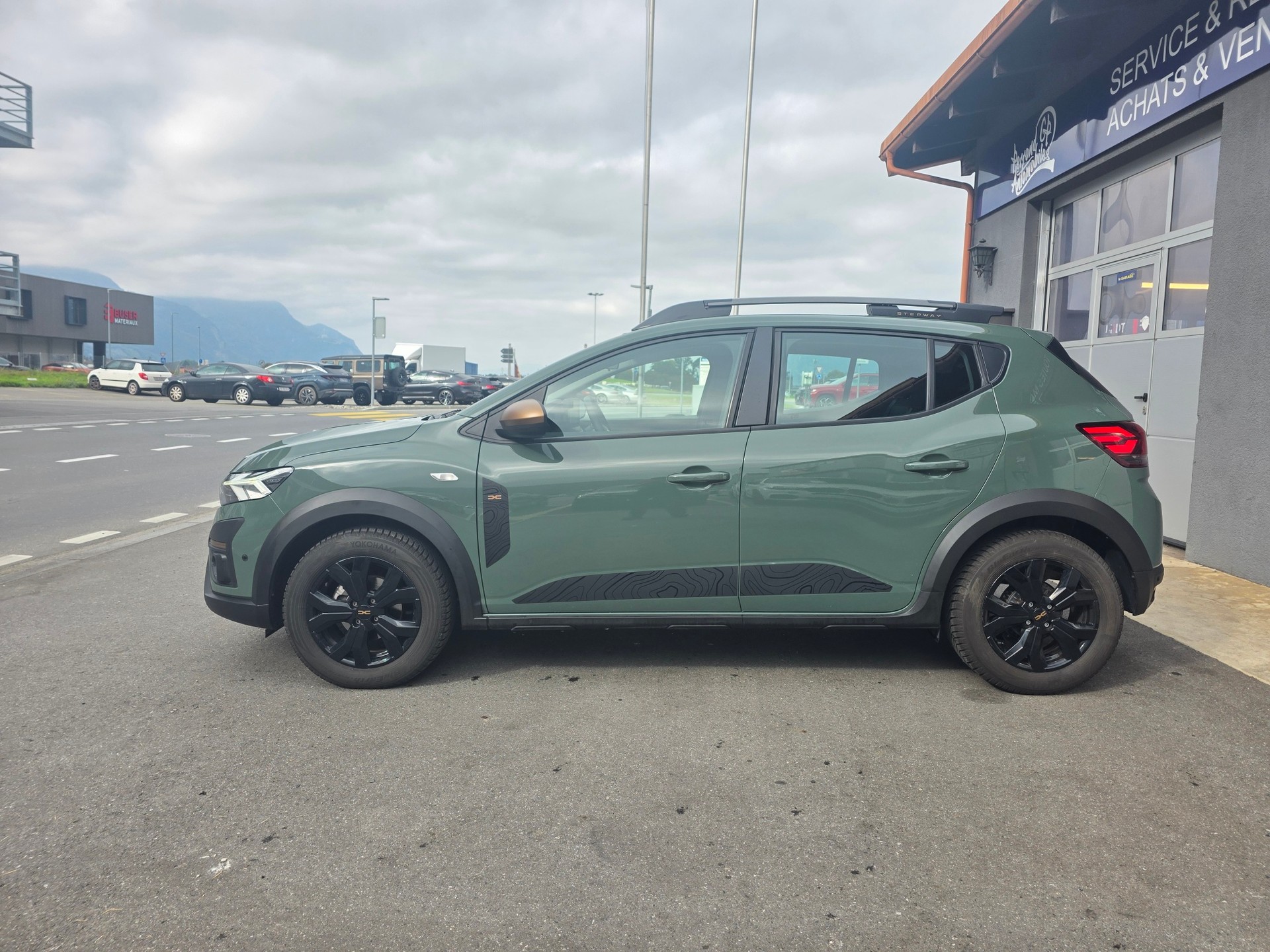 DACIA Sandero Stepway TCe 110 Extreme+-image-1