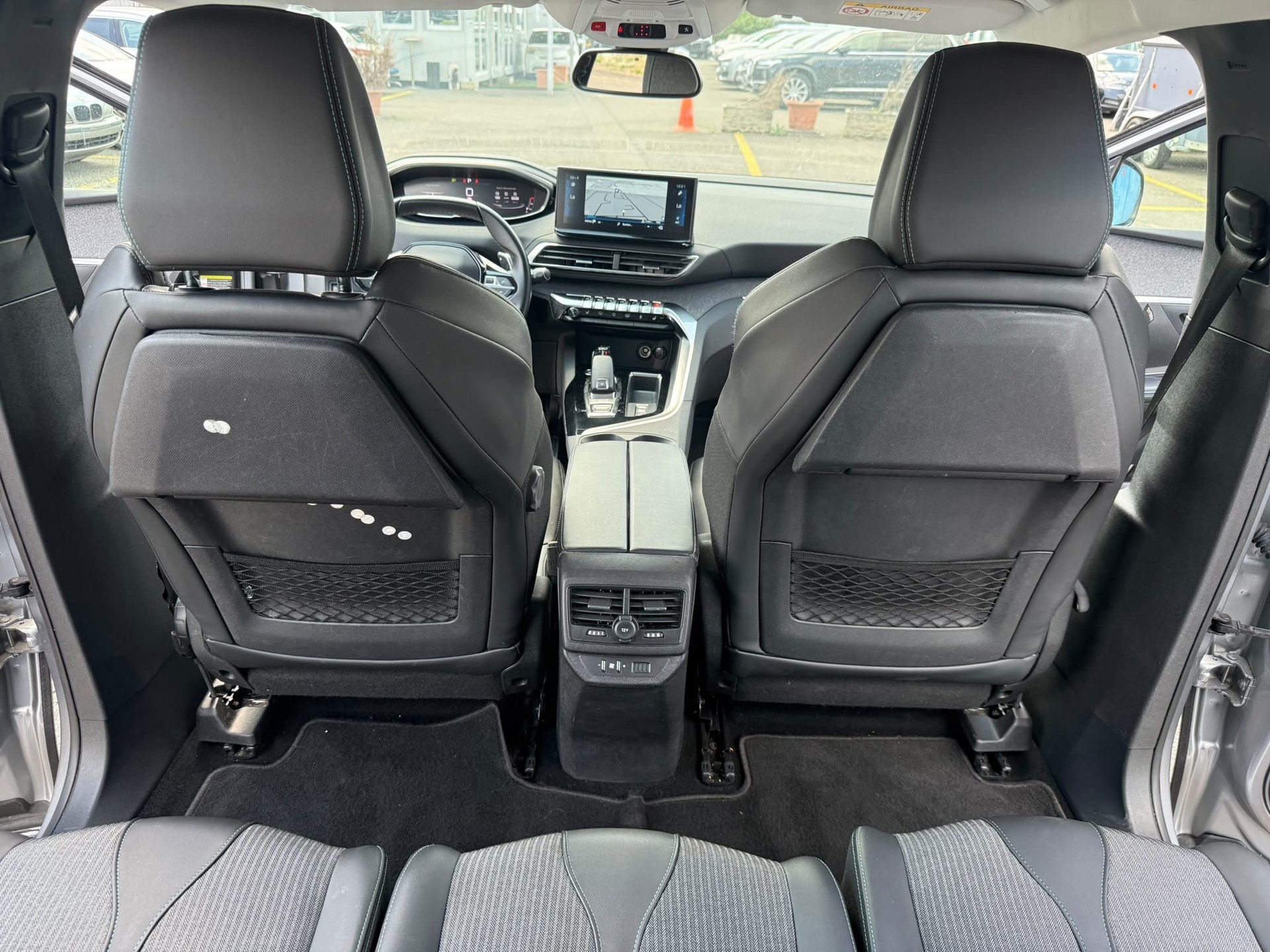 PEUGEOT 5008 1.5 BlueHDi GT Pack EAT8-image-12