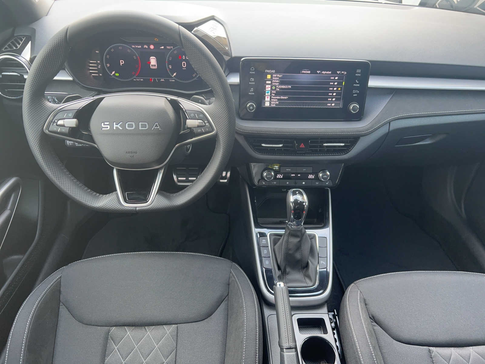 SKODA Fabia 1.0 TSI Dynamic DSG-image-8