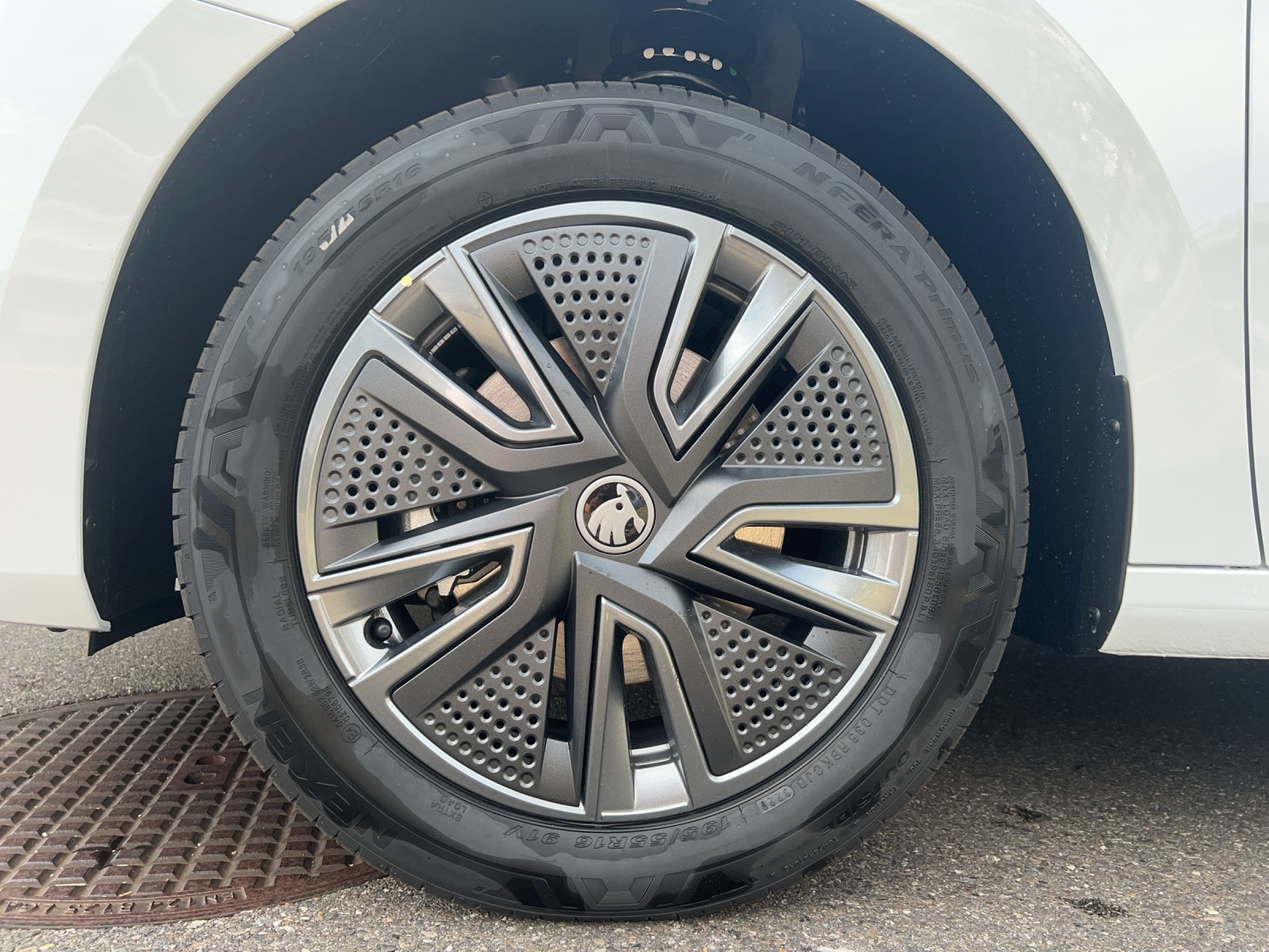 SKODA Fabia 1.0 TSI Dynamic DSG-image-10