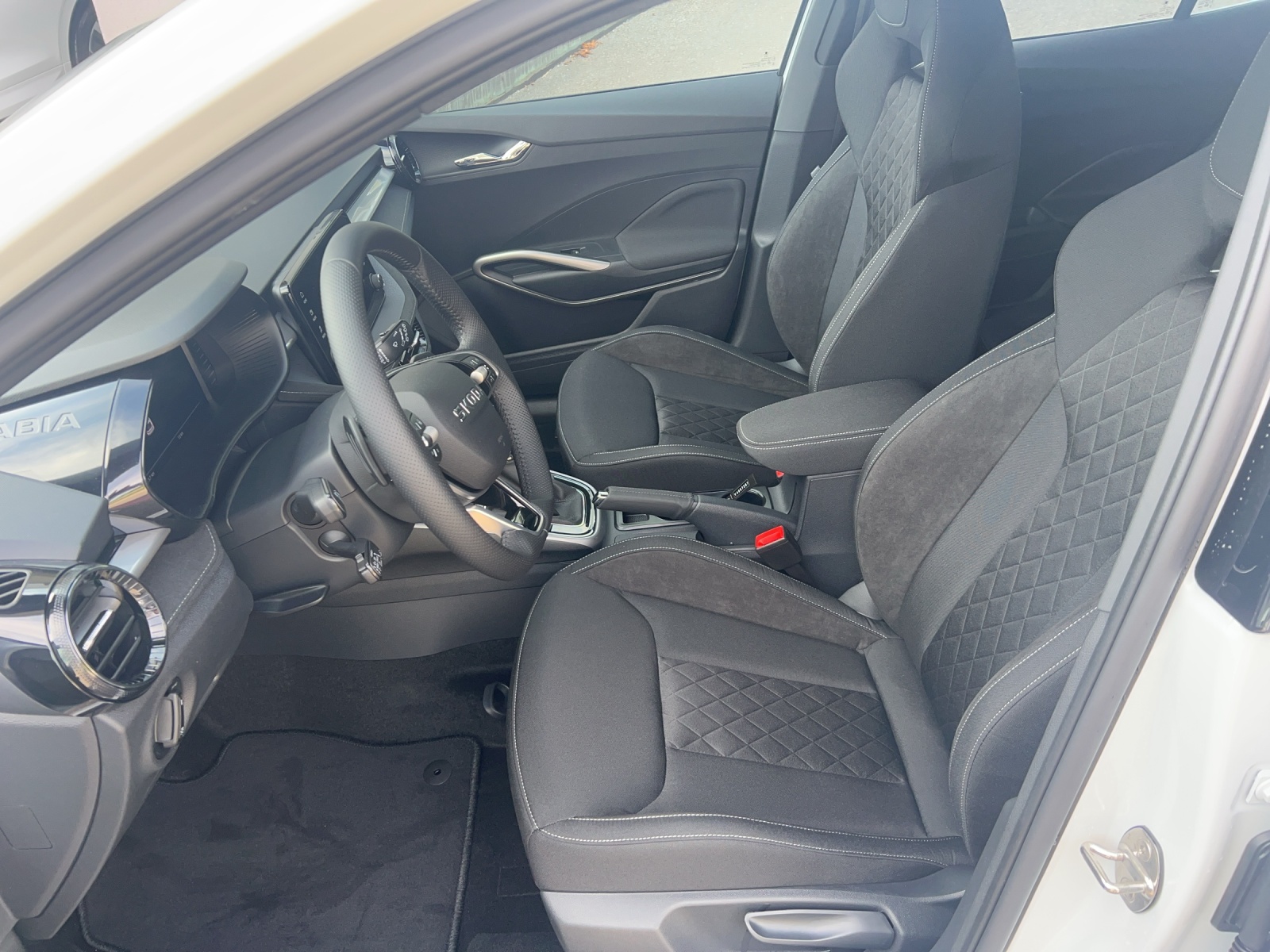 SKODA Fabia 1.0 TSI Dynamic DSG-image-5